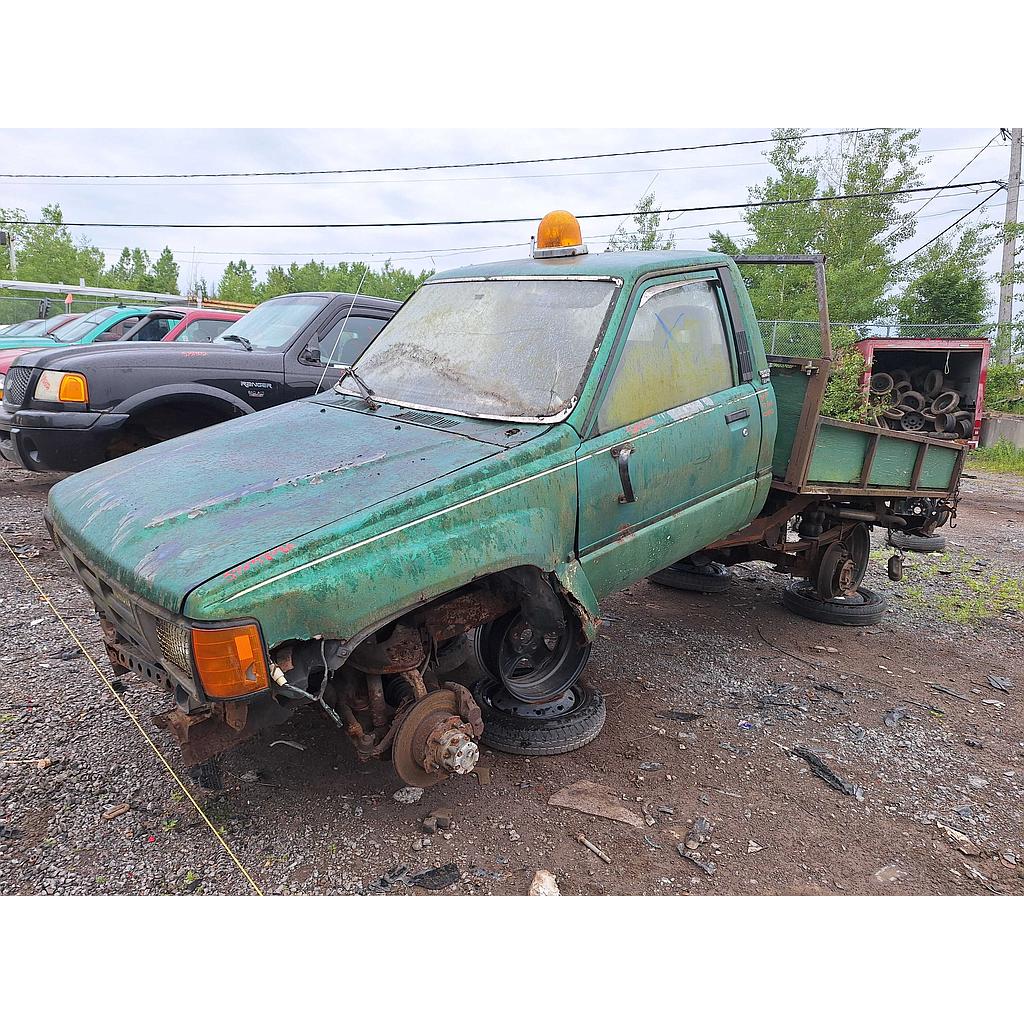 TOYOTA PICKUP 1986