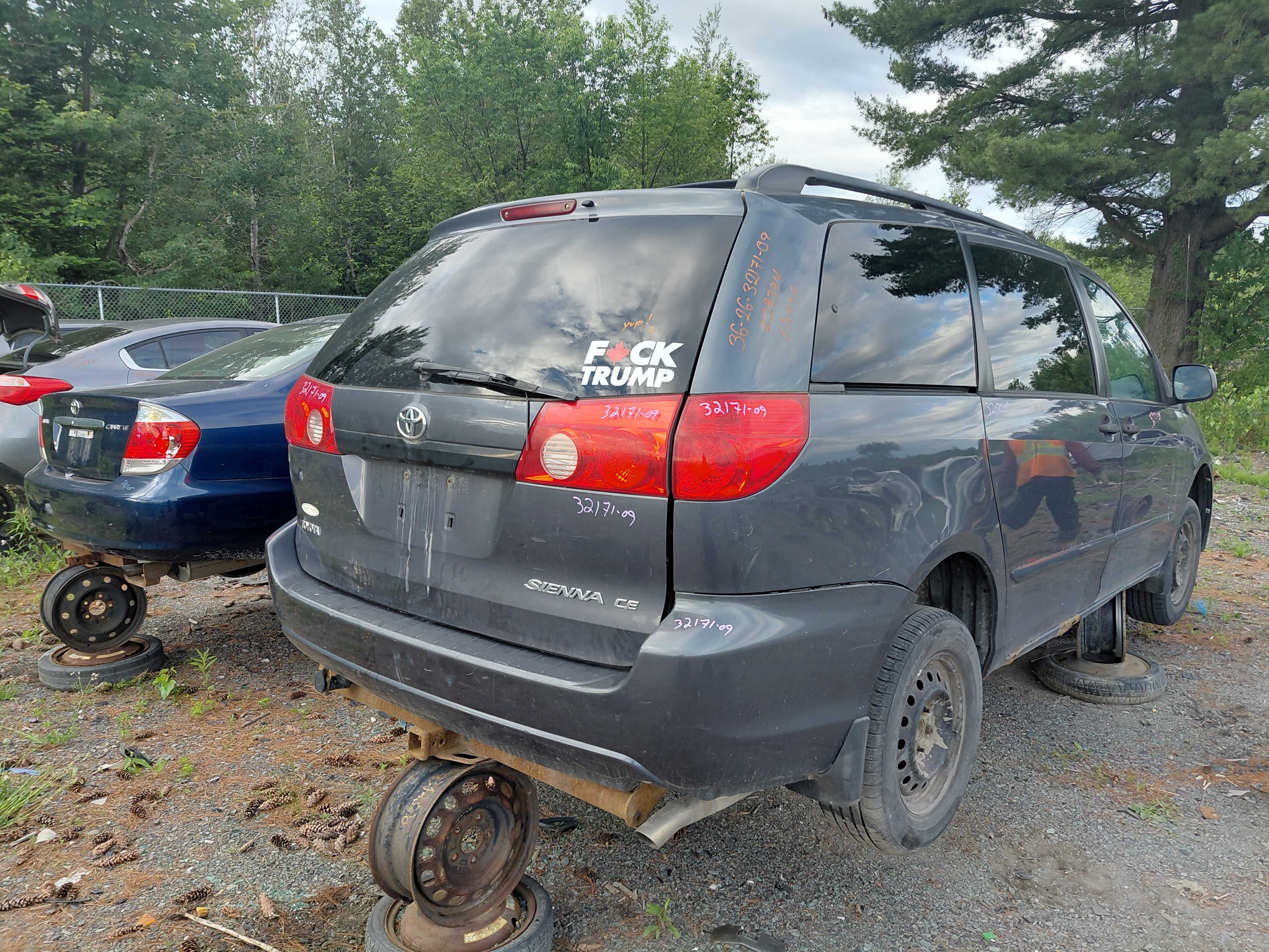 TOYOTA SIENNA 2009