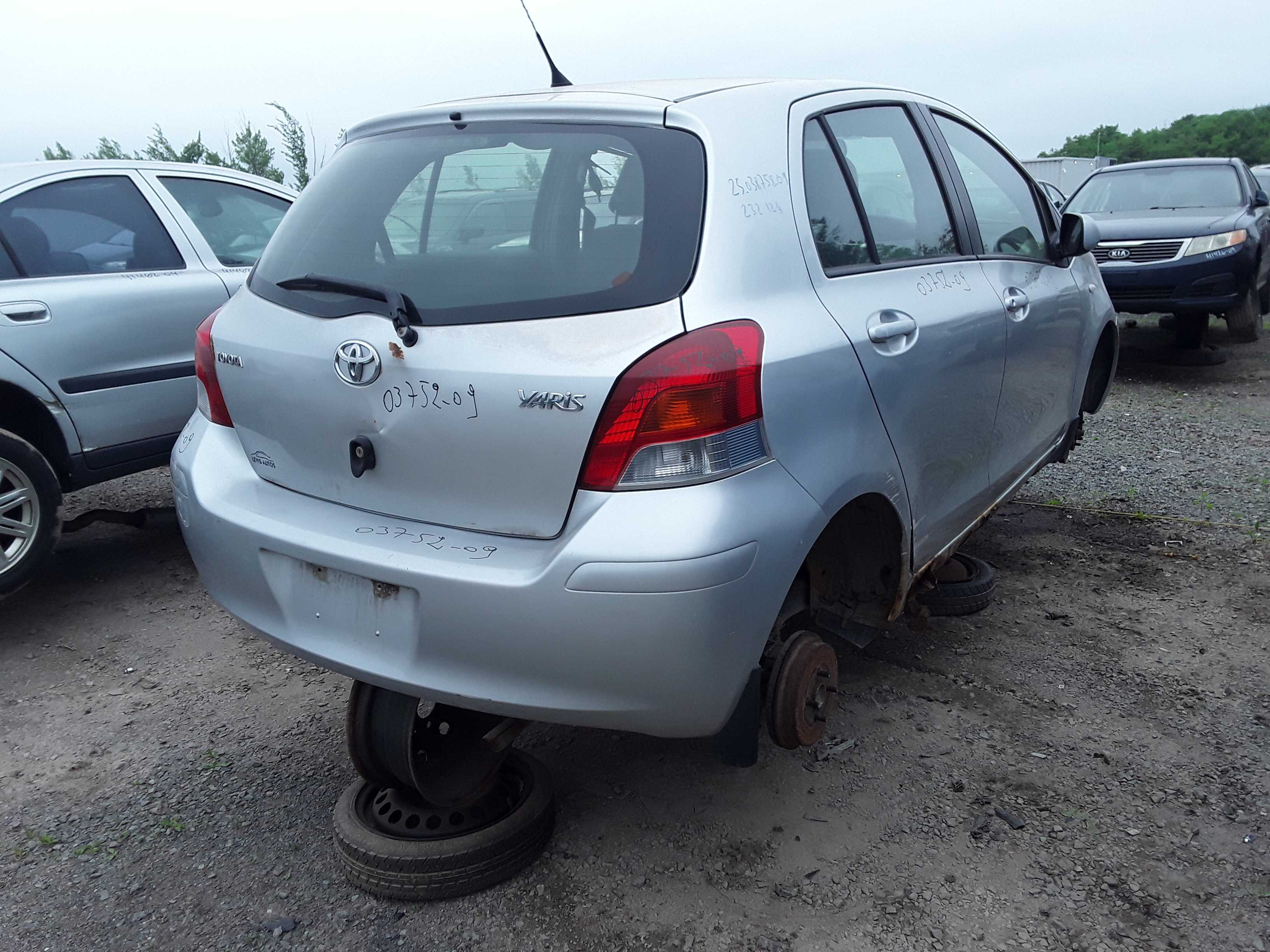 TOYOTA YARIS 2009