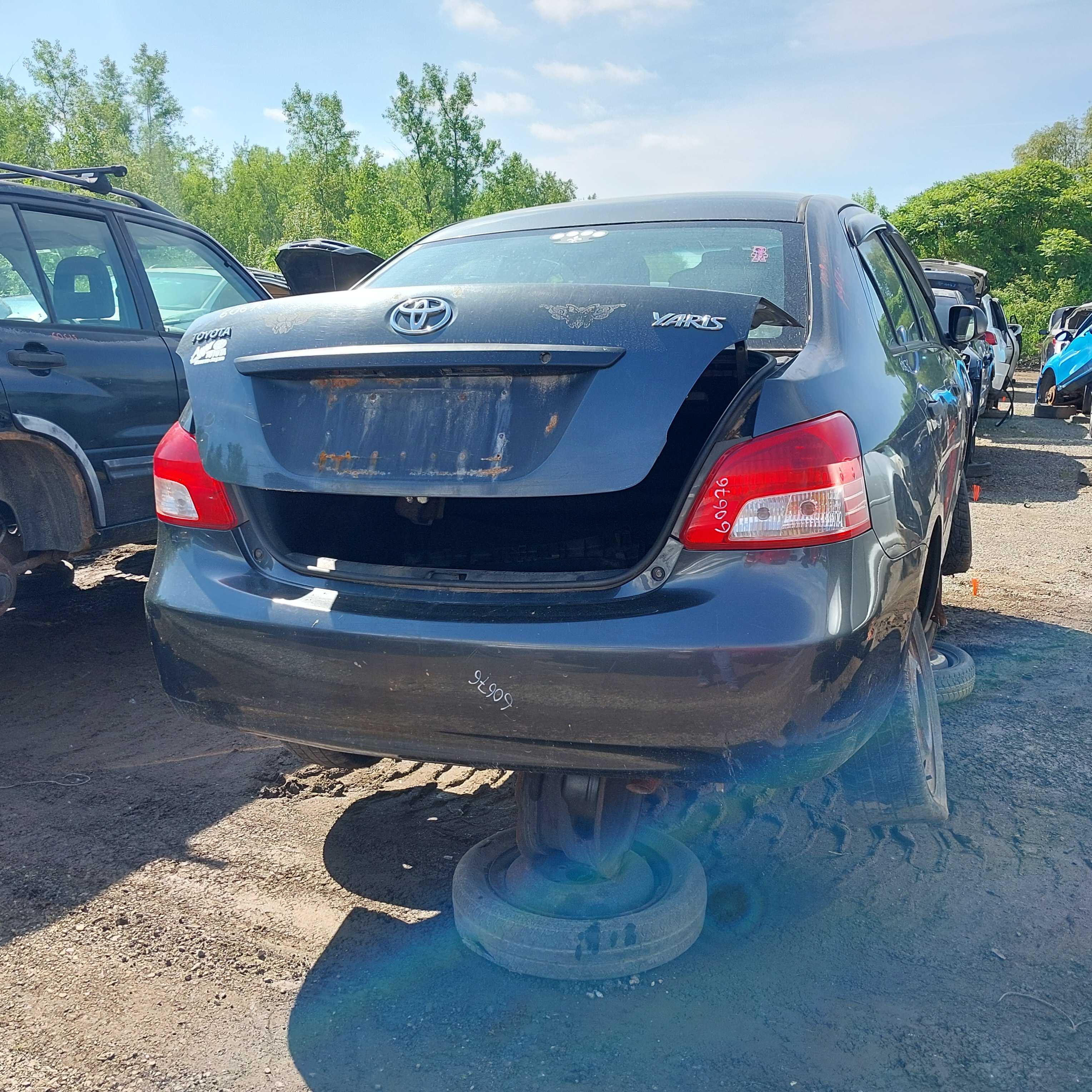 TOYOTA YARIS 2009