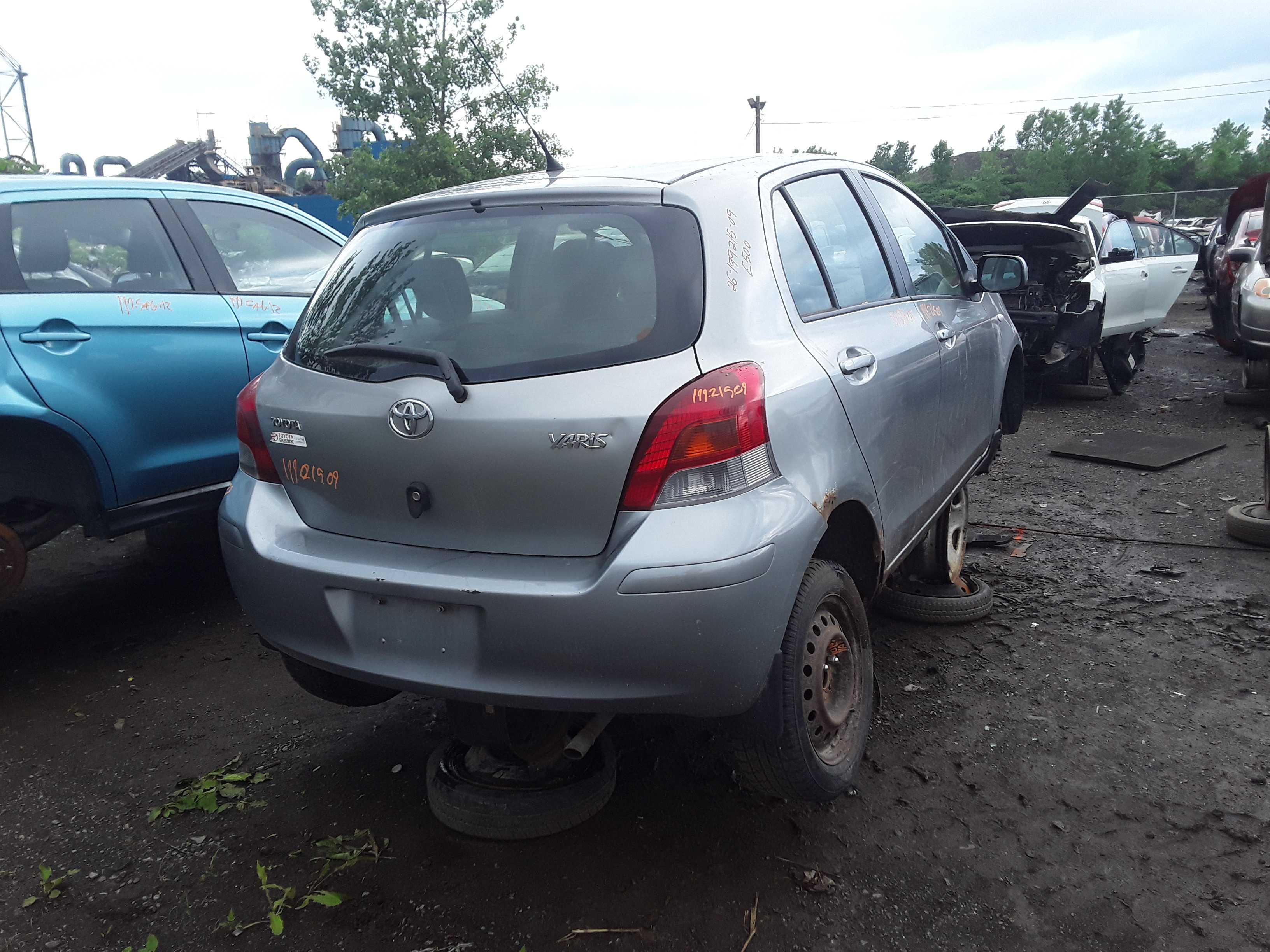 TOYOTA YARIS 2009