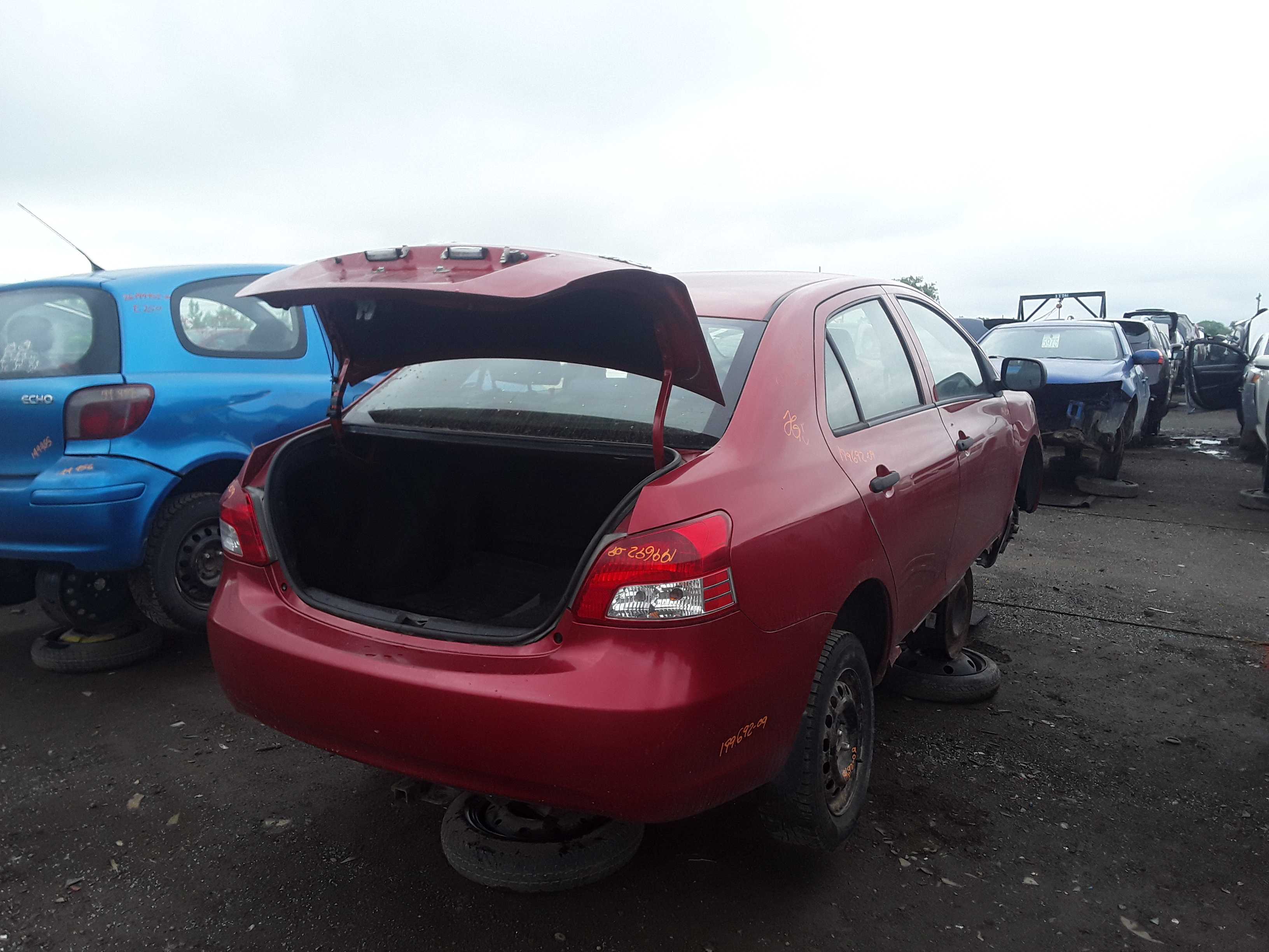 TOYOTA YARIS 2009