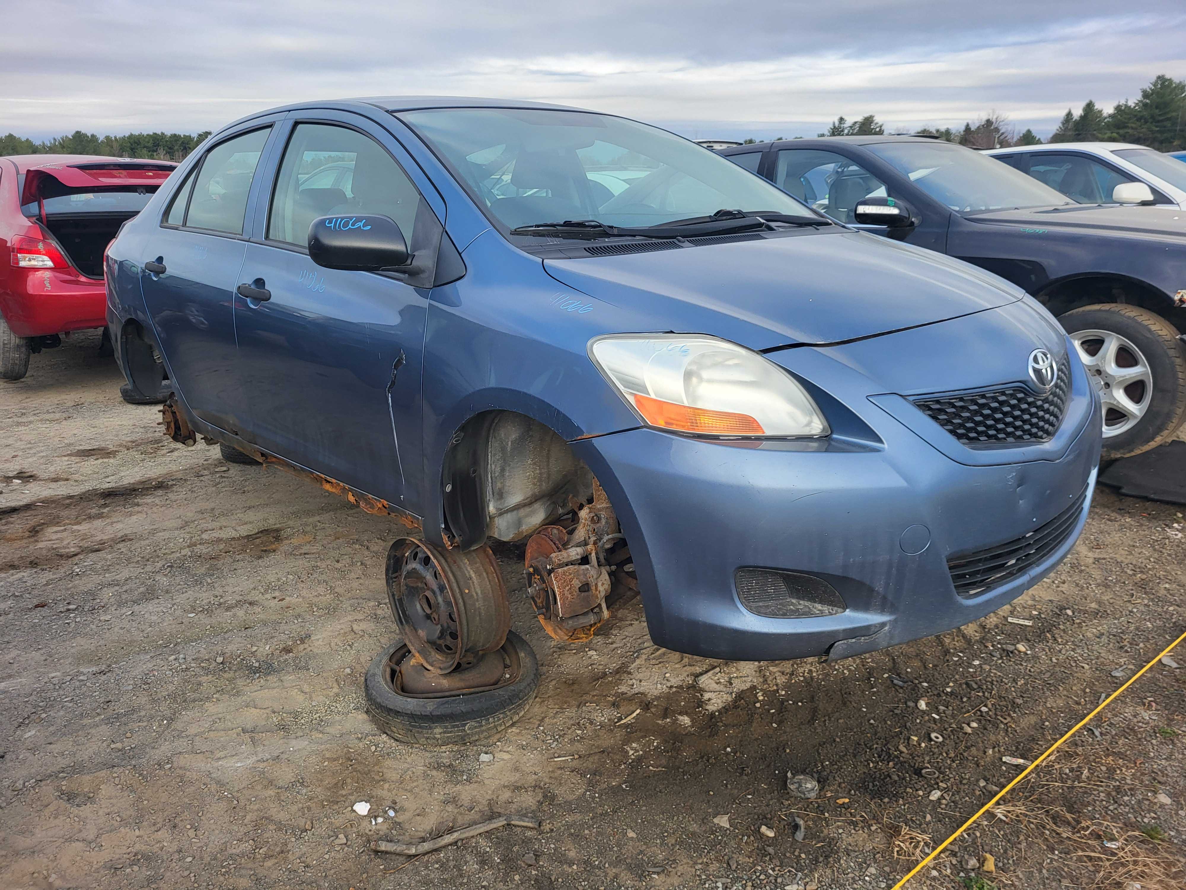 TOYOTA YARIS 2010