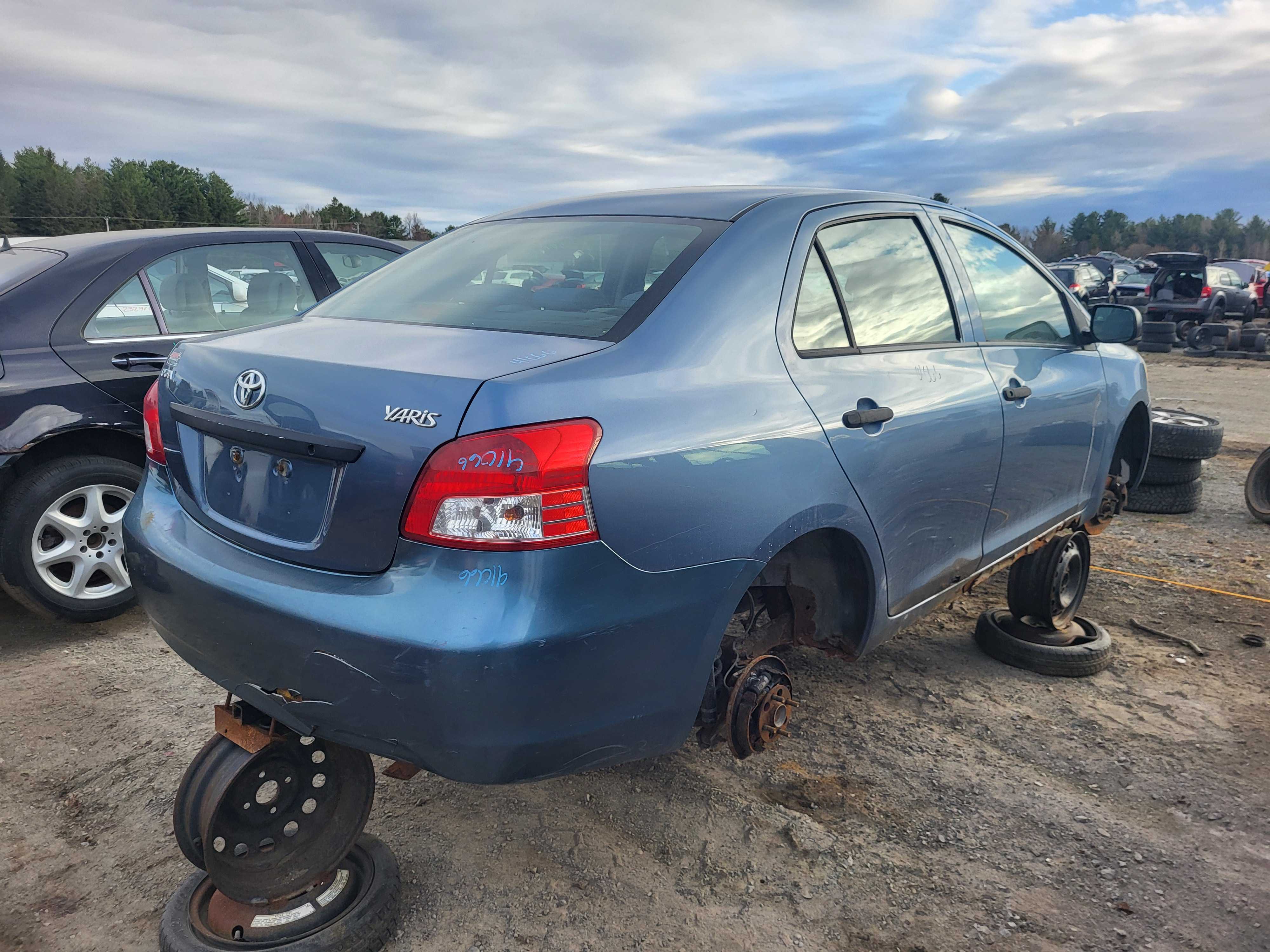 TOYOTA YARIS 2010
