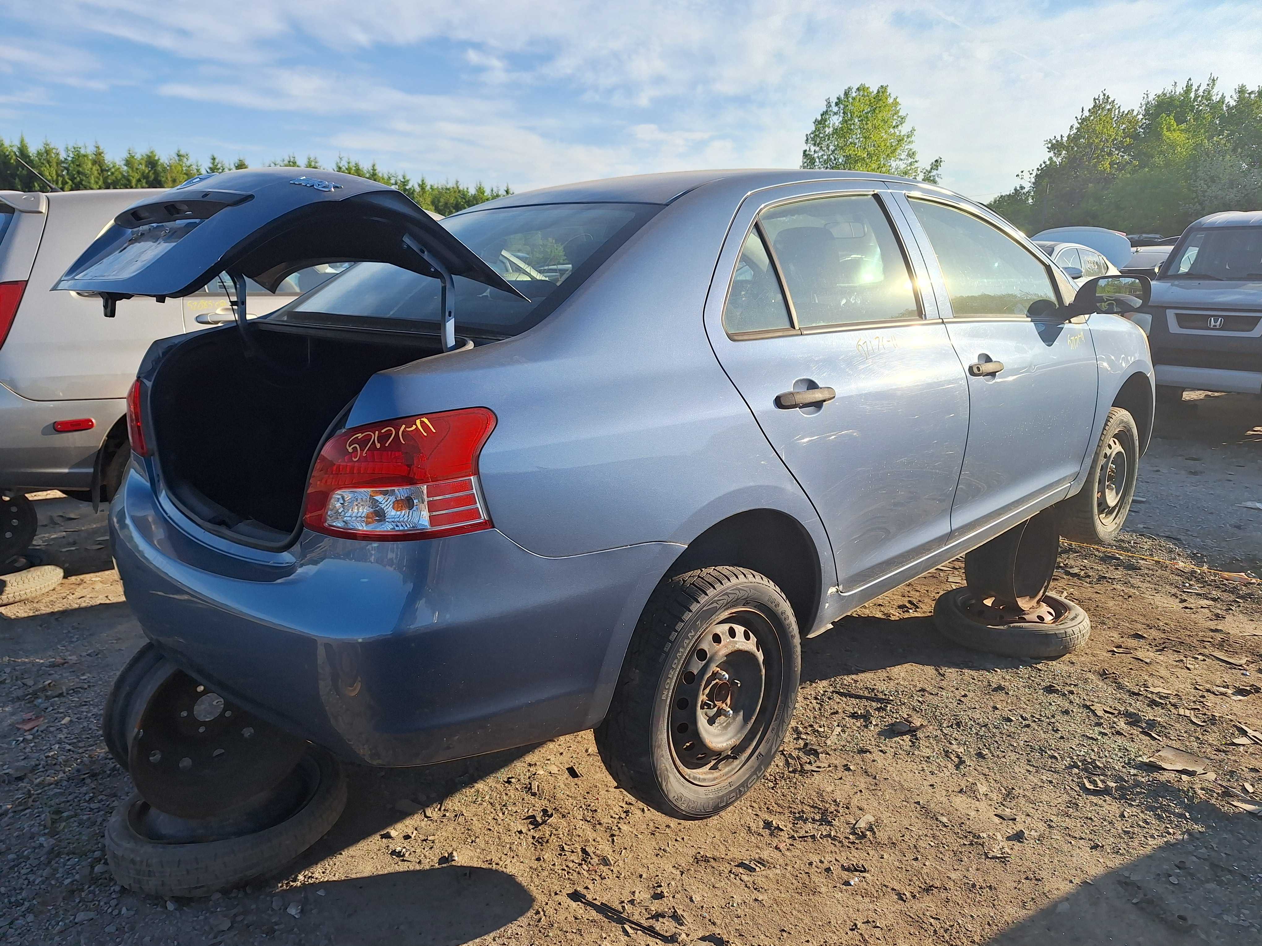 TOYOTA YARIS 2011