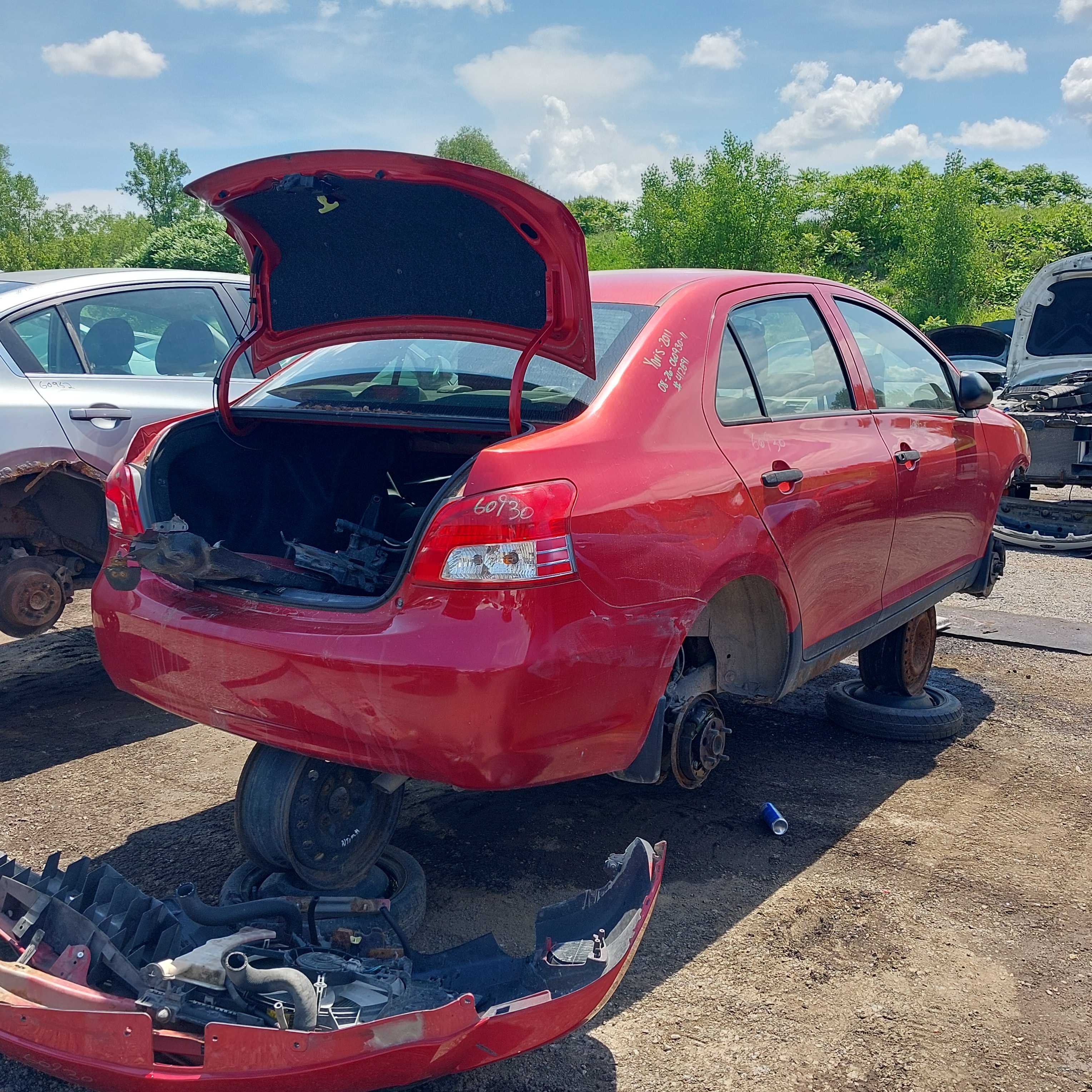 TOYOTA YARIS 2011