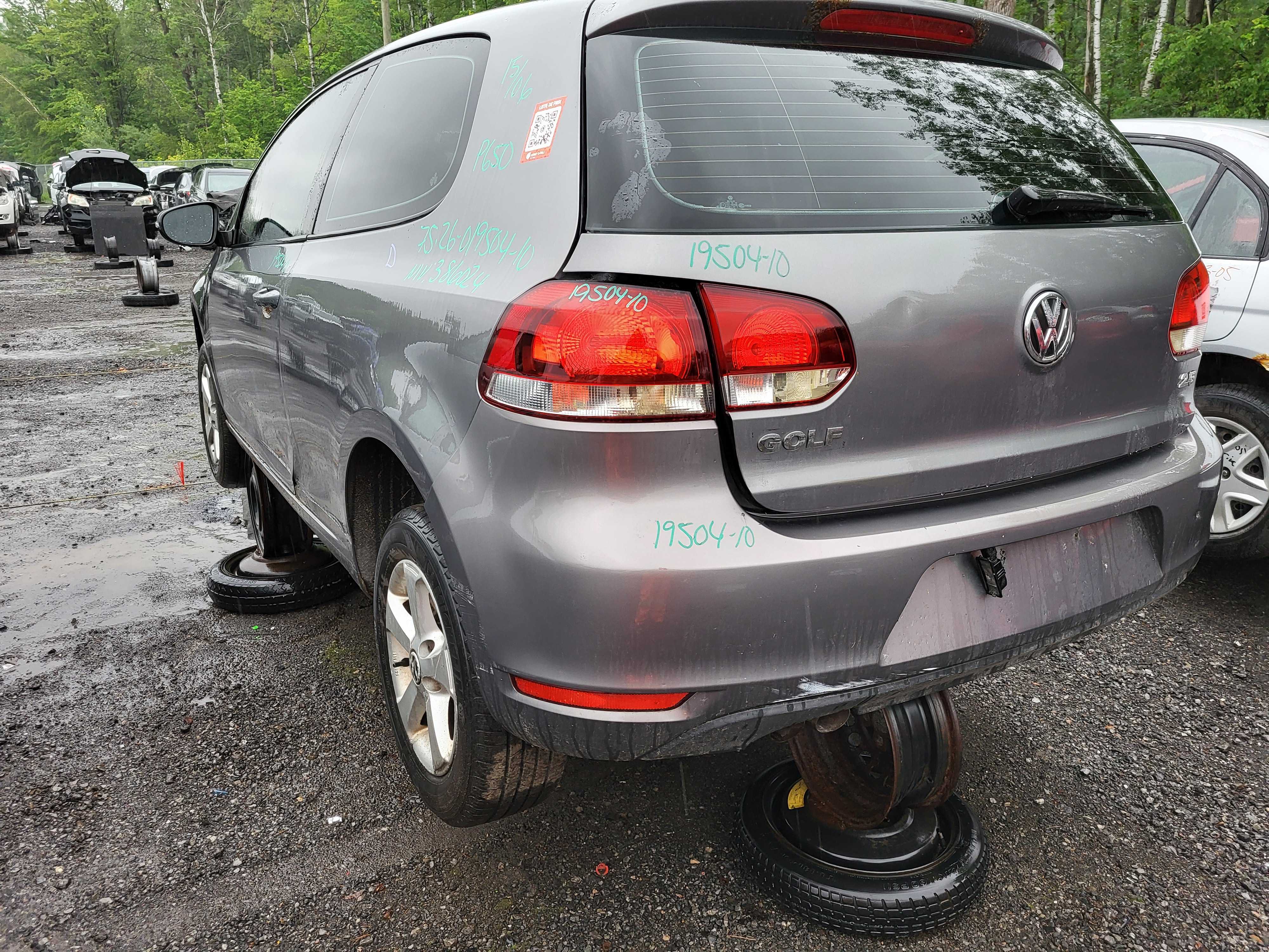 VOLKSWAGEN GOLF 2010