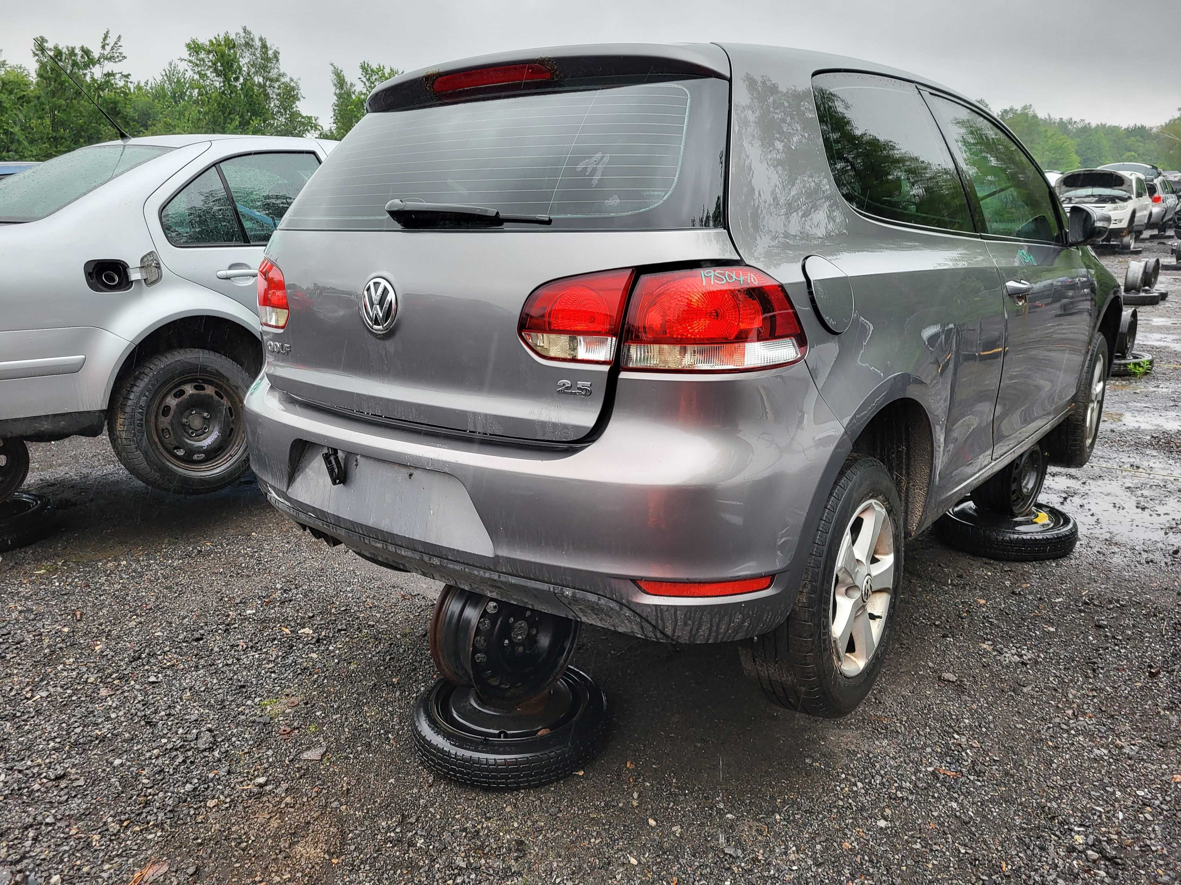 VOLKSWAGEN GOLF 2010