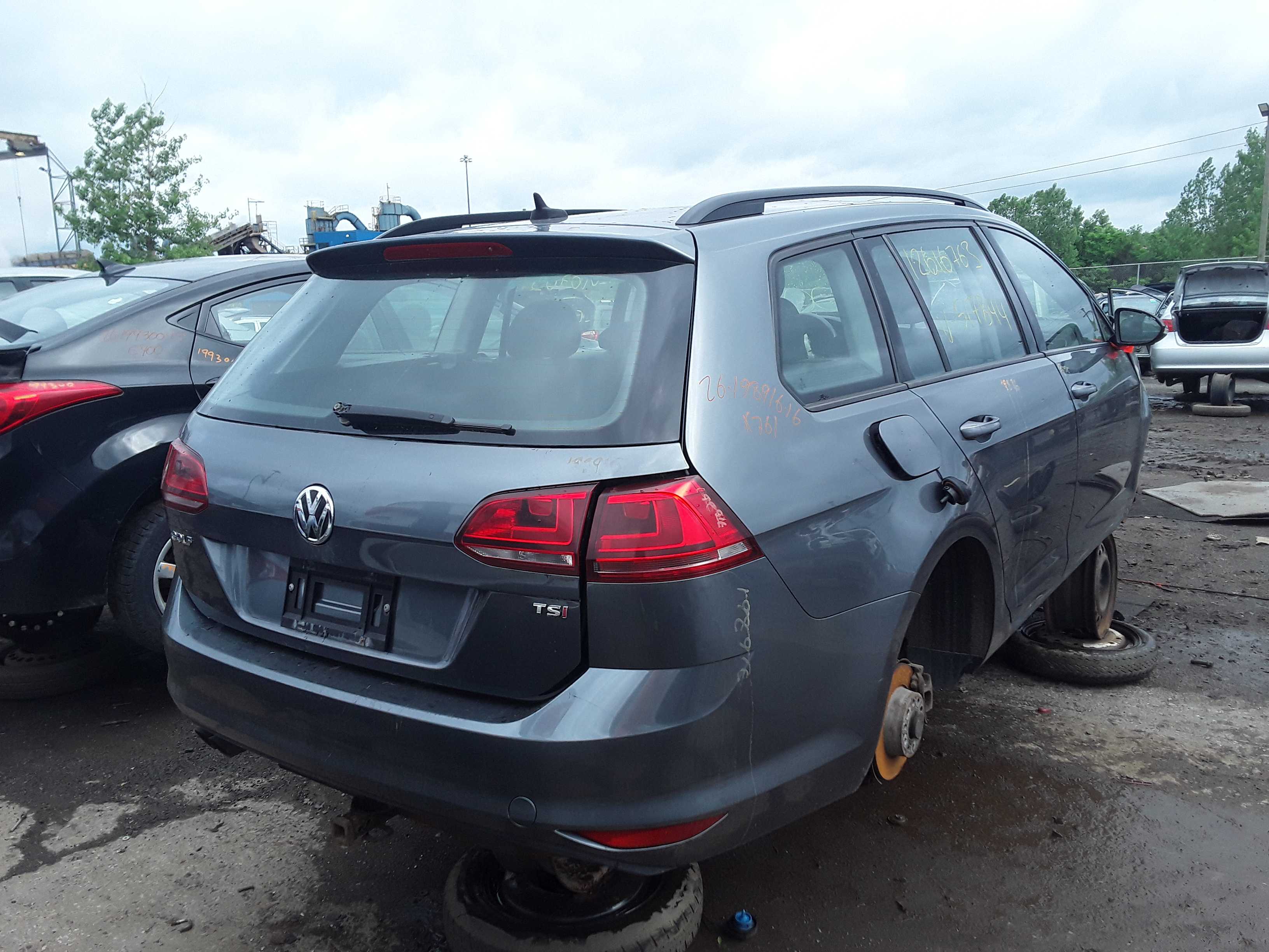 VOLKSWAGEN GOLF 2016