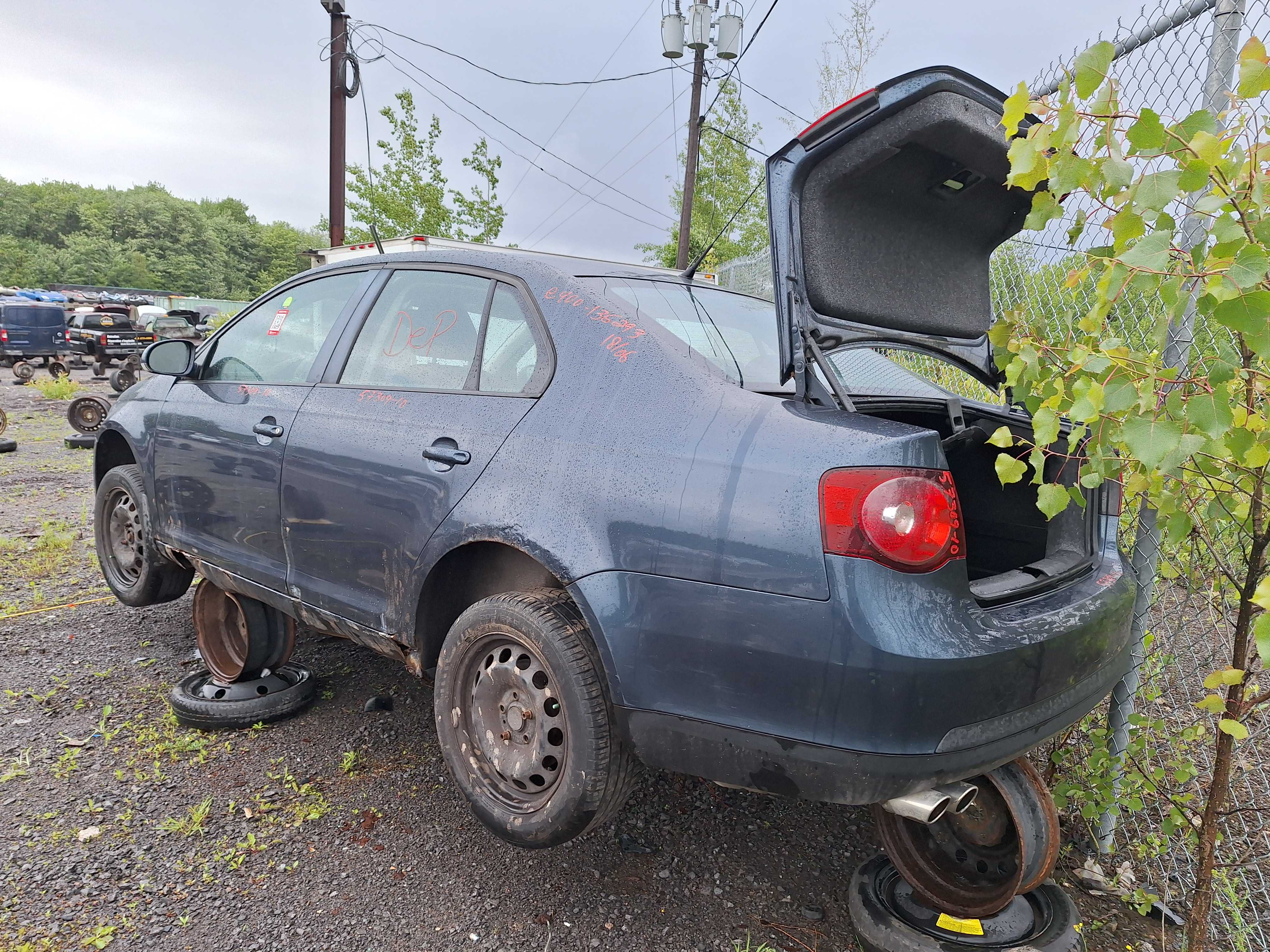 VOLKSWAGEN JETTA 2010