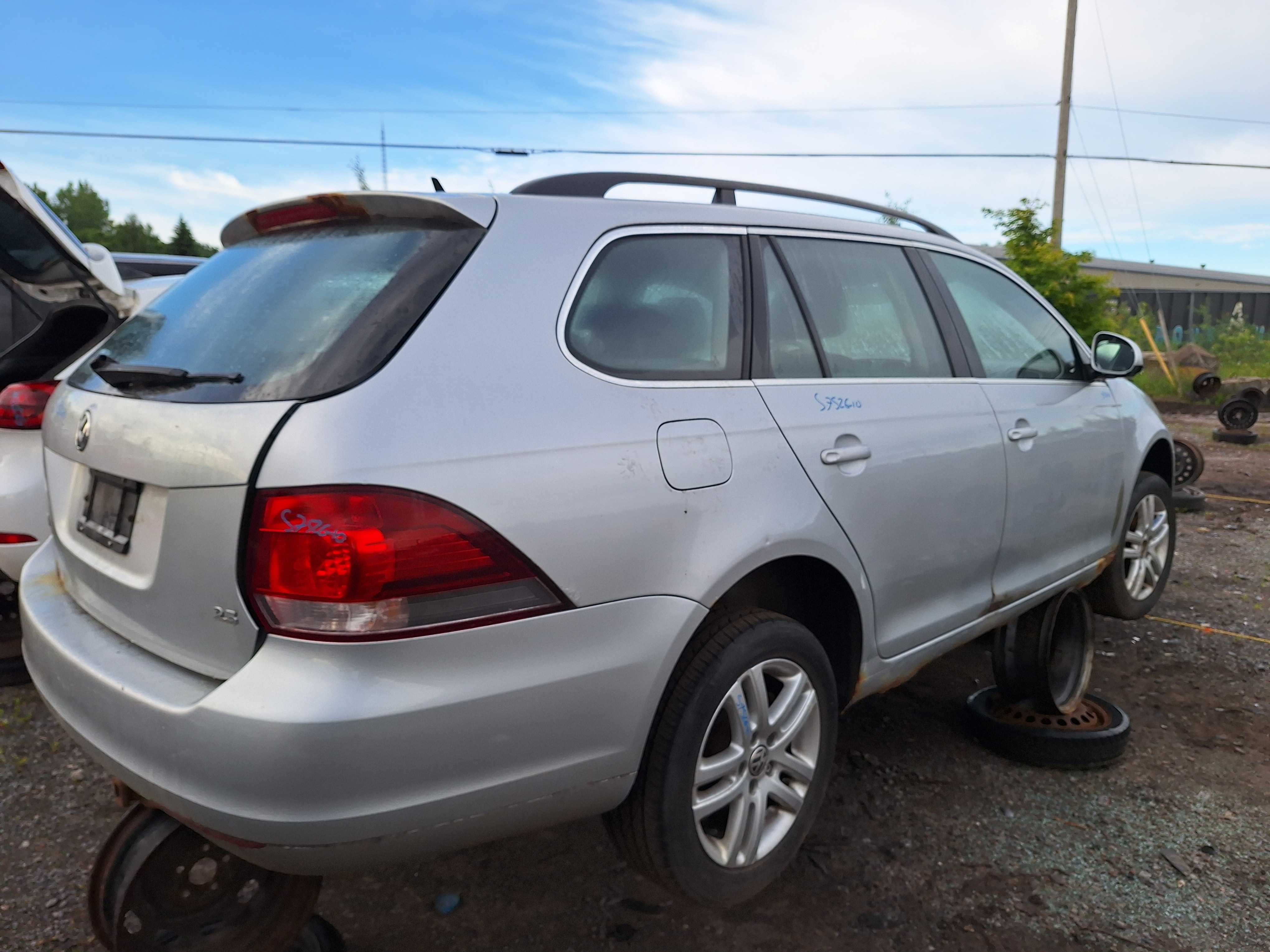 VOLKSWAGEN JETTA 2010