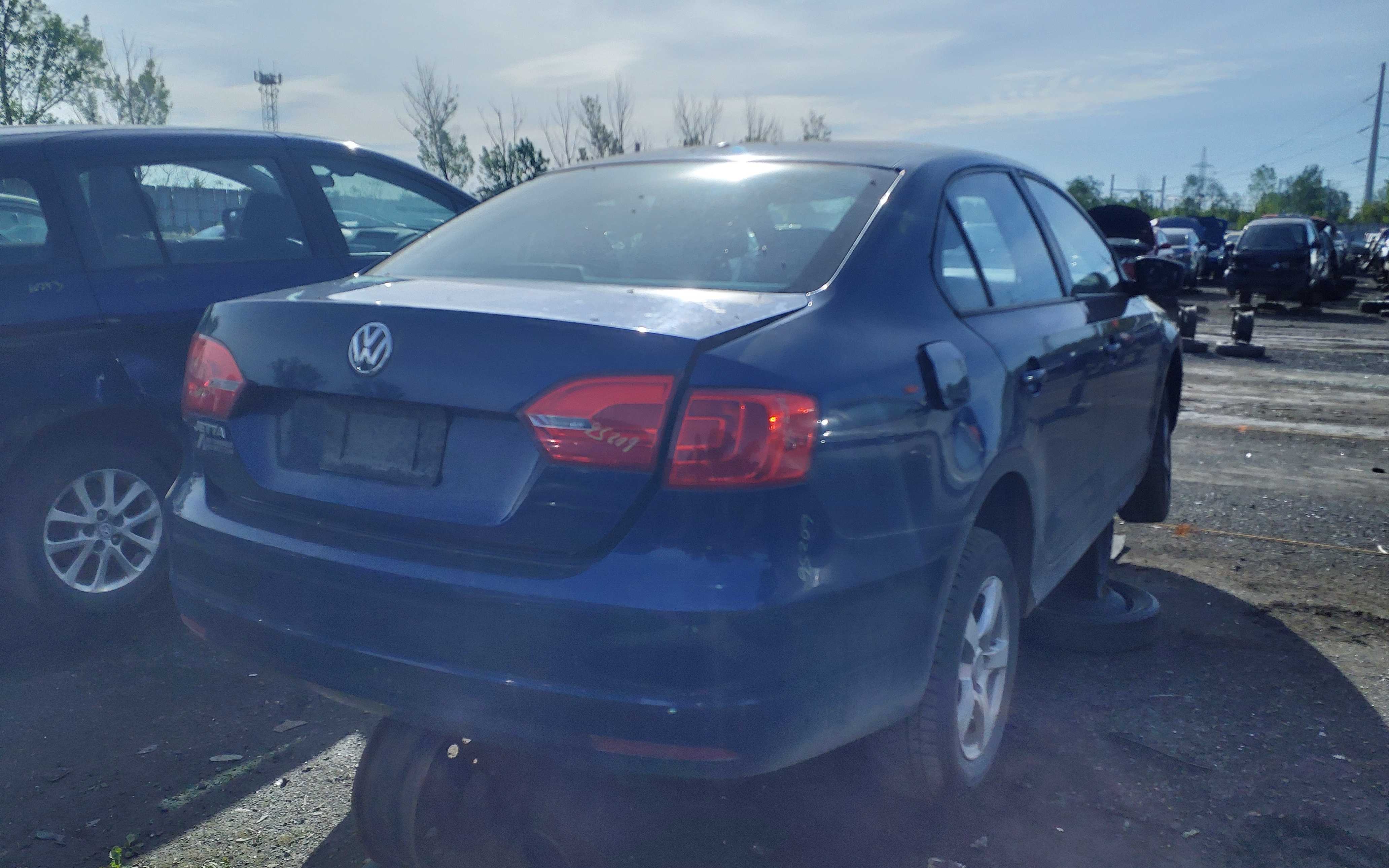 VOLKSWAGEN JETTA 2011