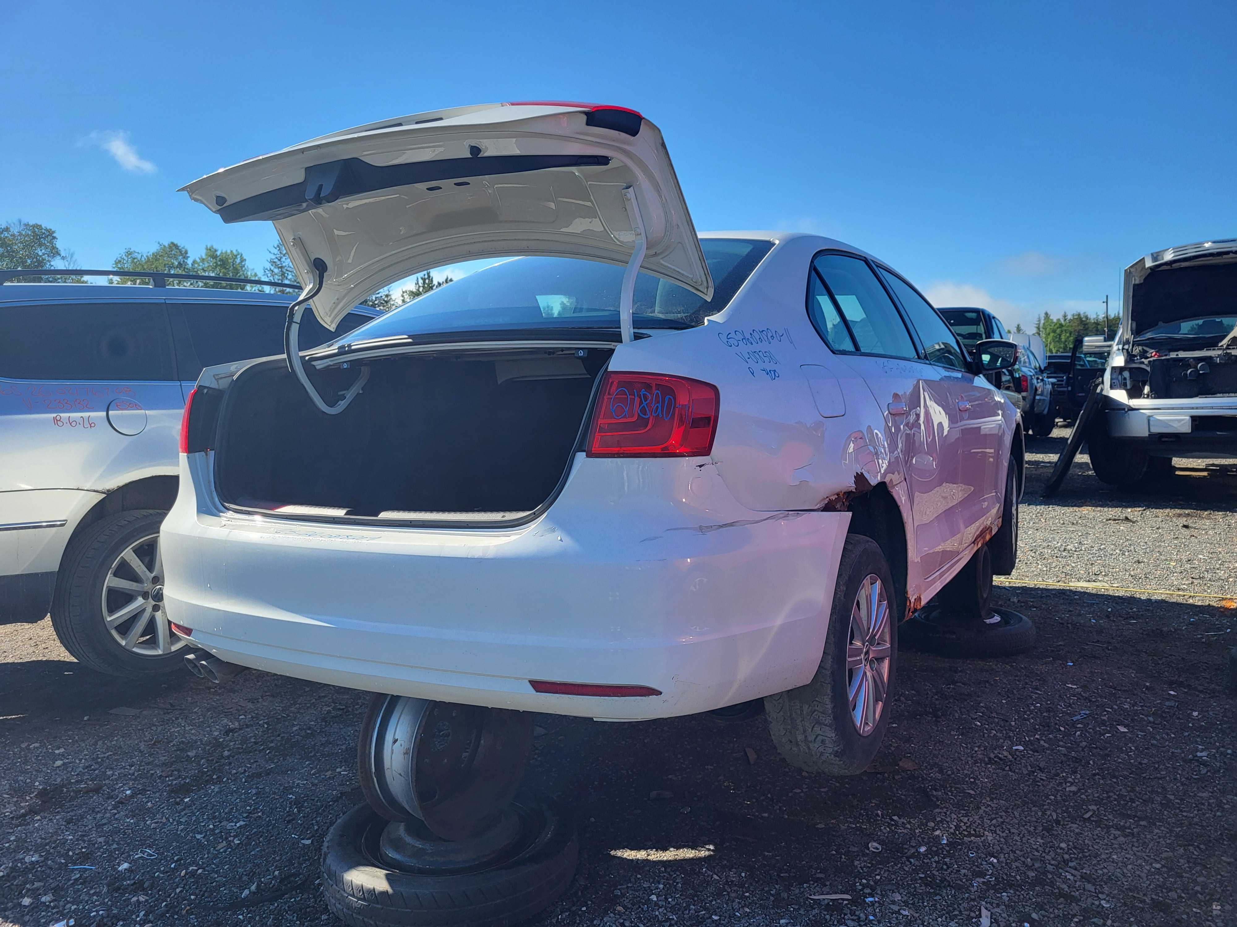 VOLKSWAGEN JETTA 2011