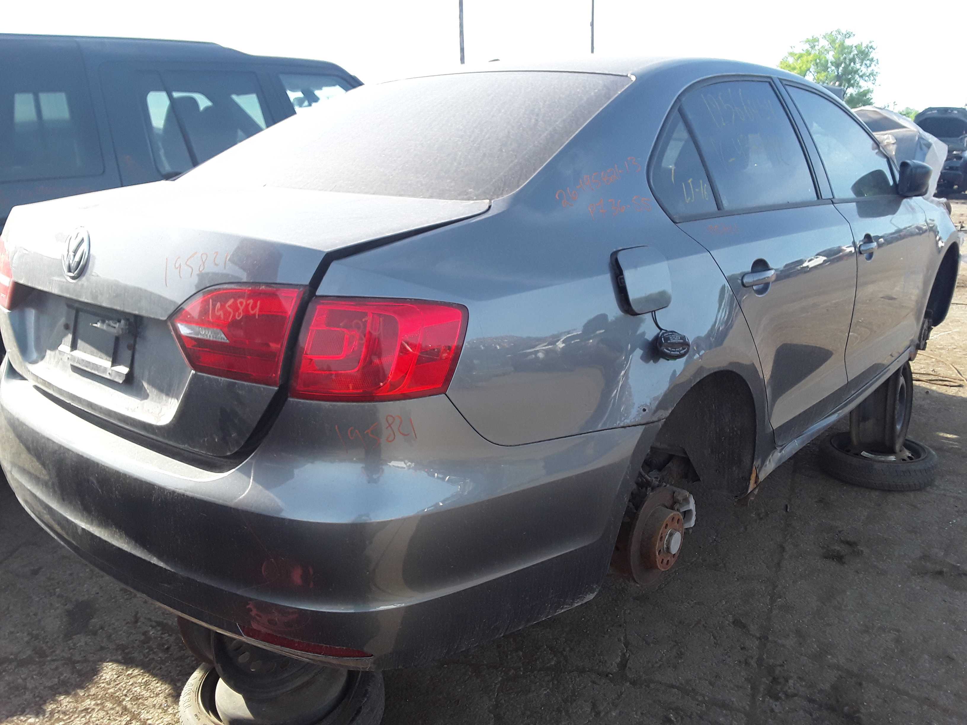 VOLKSWAGEN JETTA 2013
