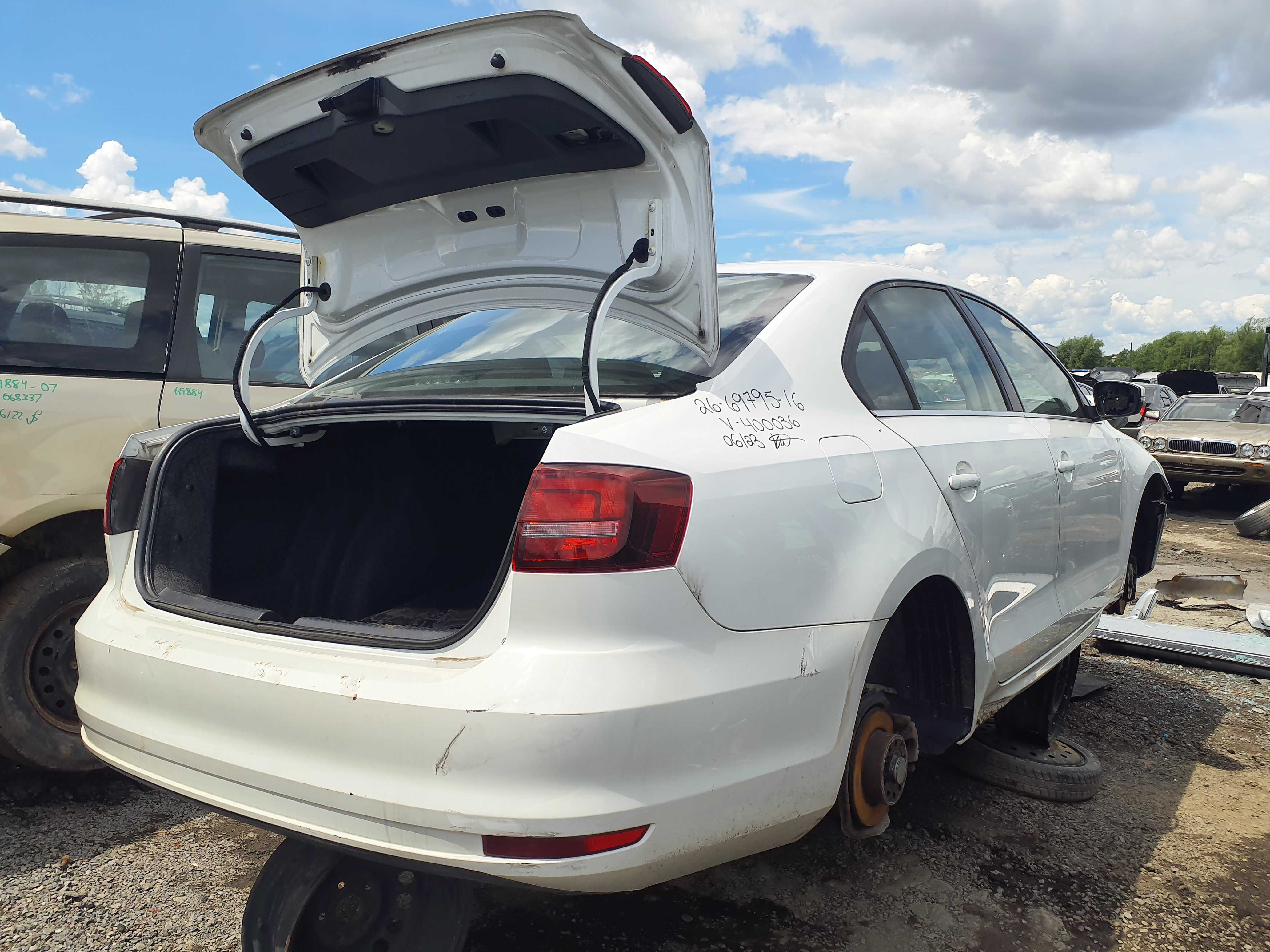 VOLKSWAGEN JETTA 2016