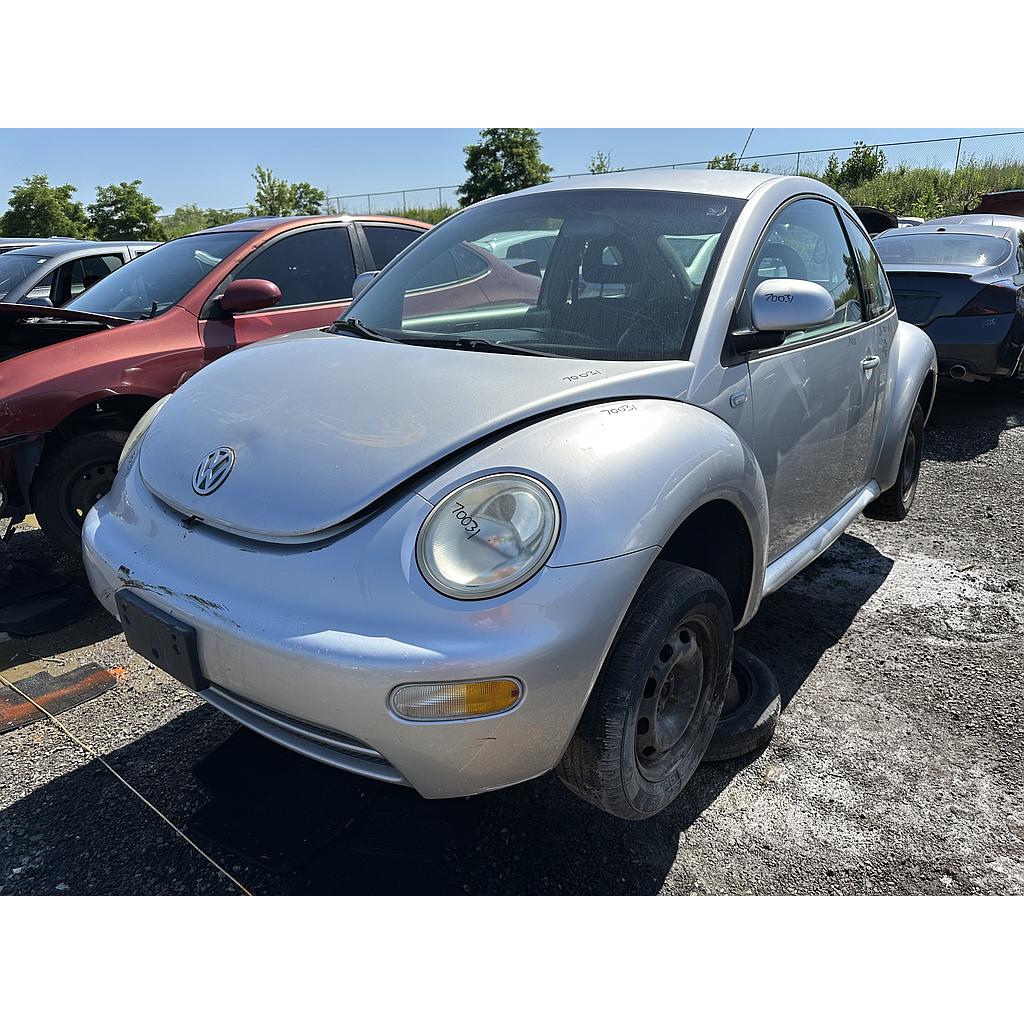 VOLKSWAGEN NEW BEETLE 2000