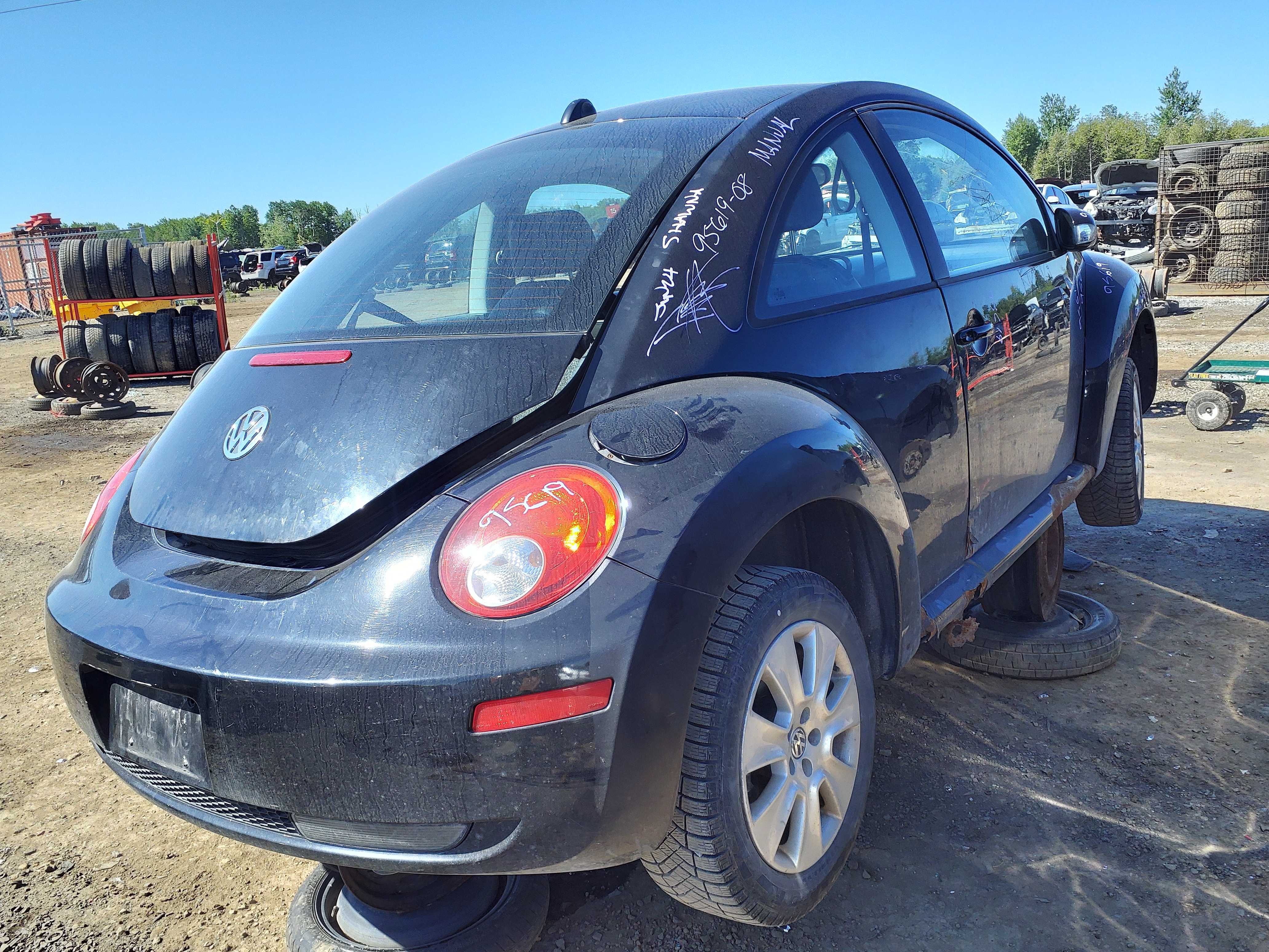 VOLKSWAGEN NEW BEETLE 2008