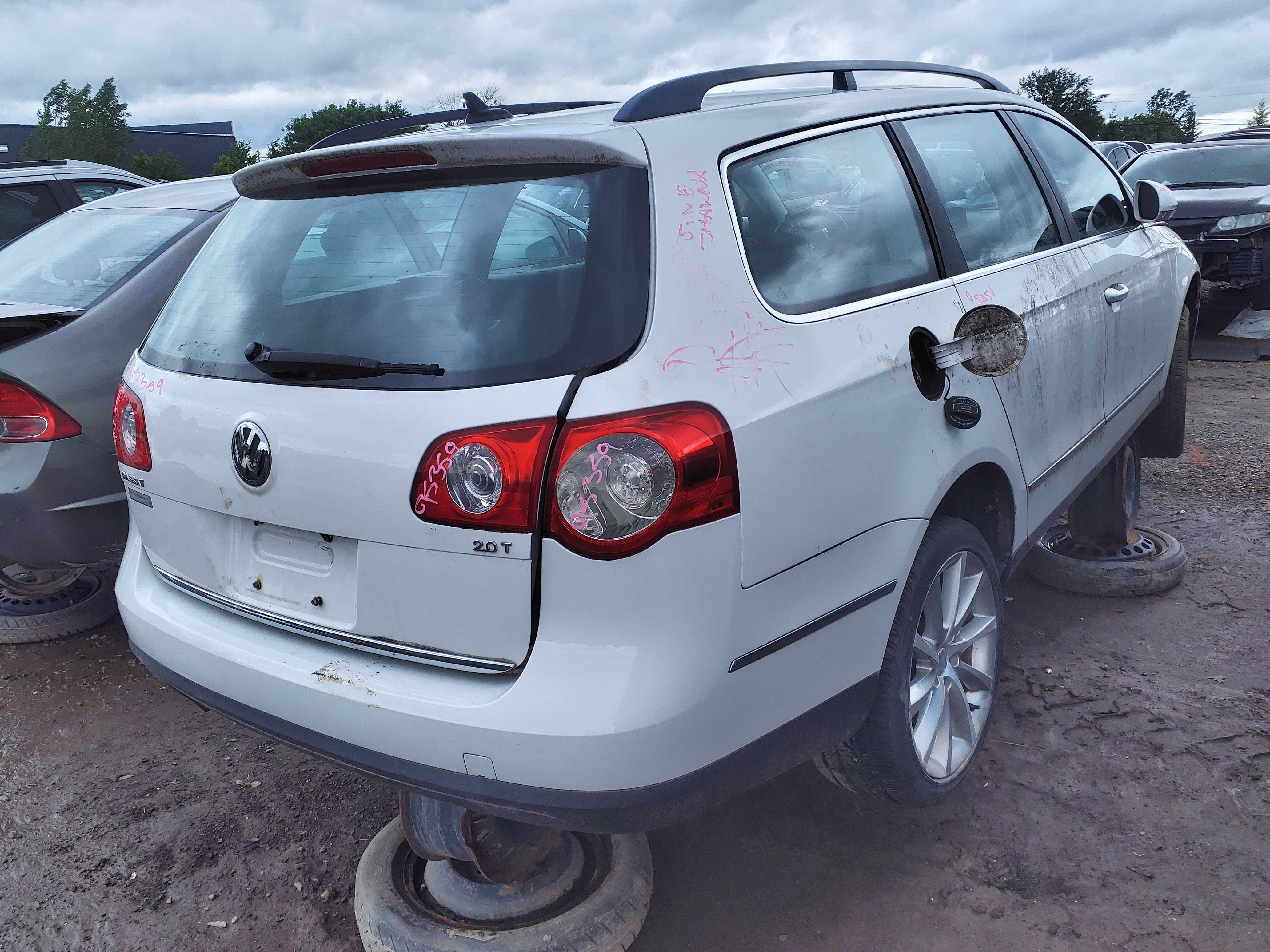VOLKSWAGEN PASSAT 2010
