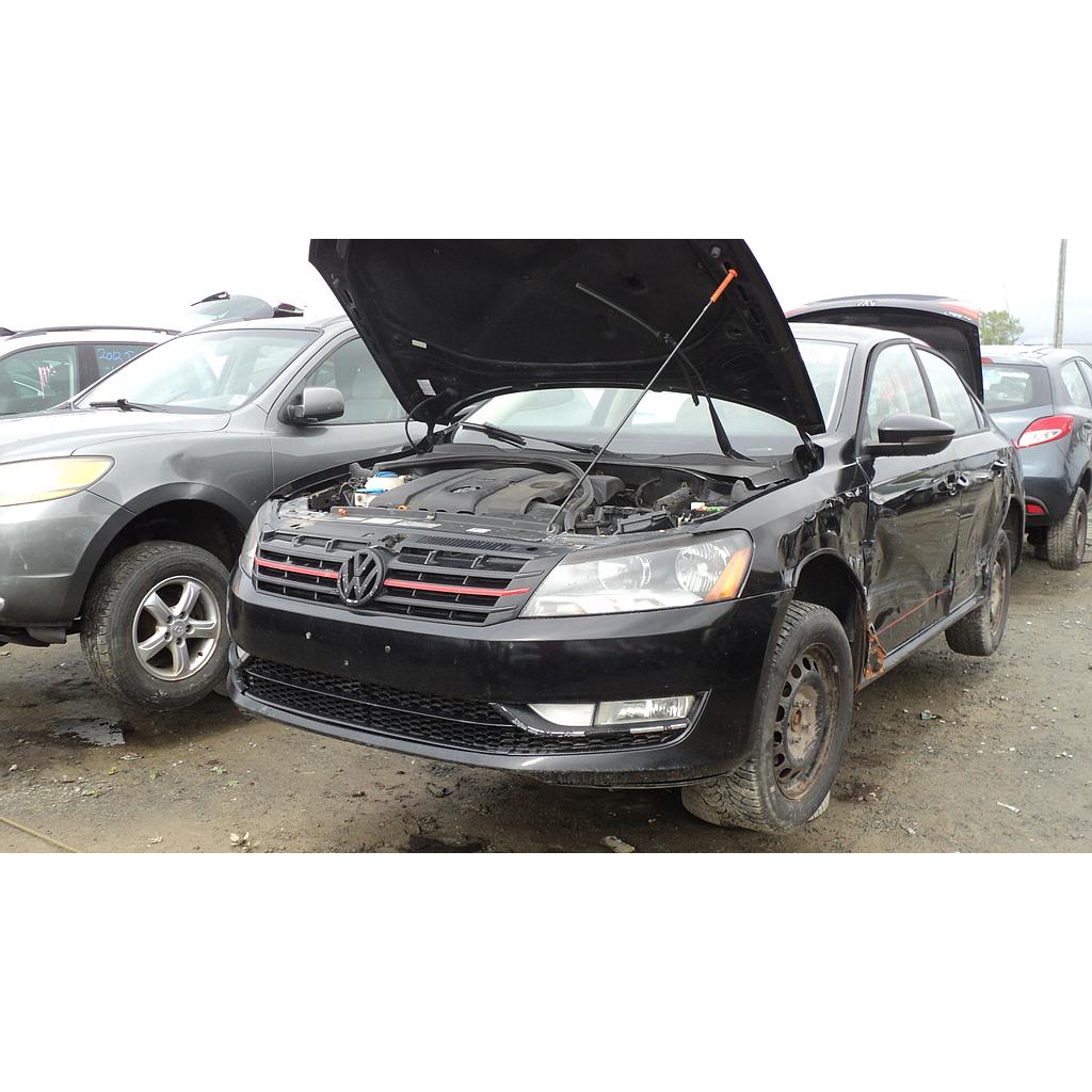 VOLKSWAGEN PASSAT 2012