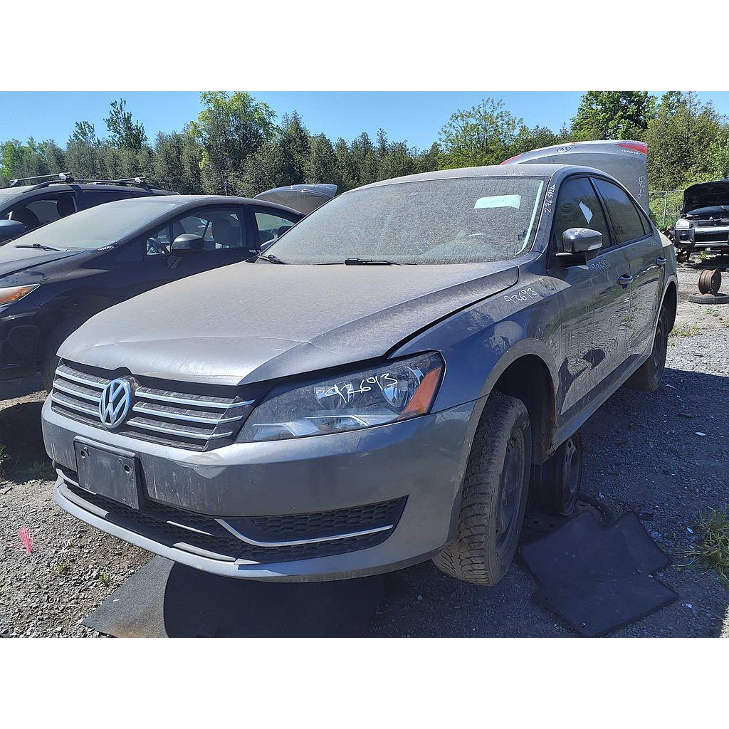 VOLKSWAGEN PASSAT 2013