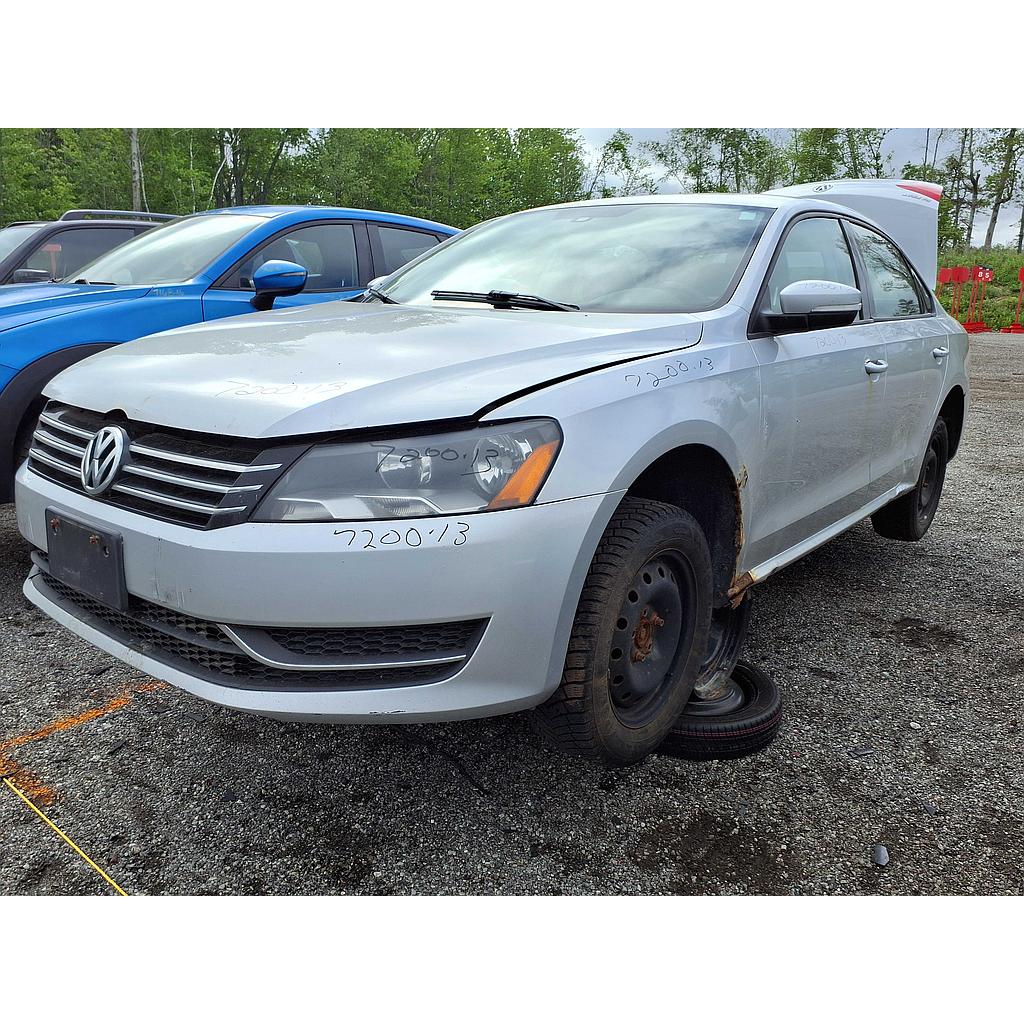 VOLKSWAGEN PASSAT 2013