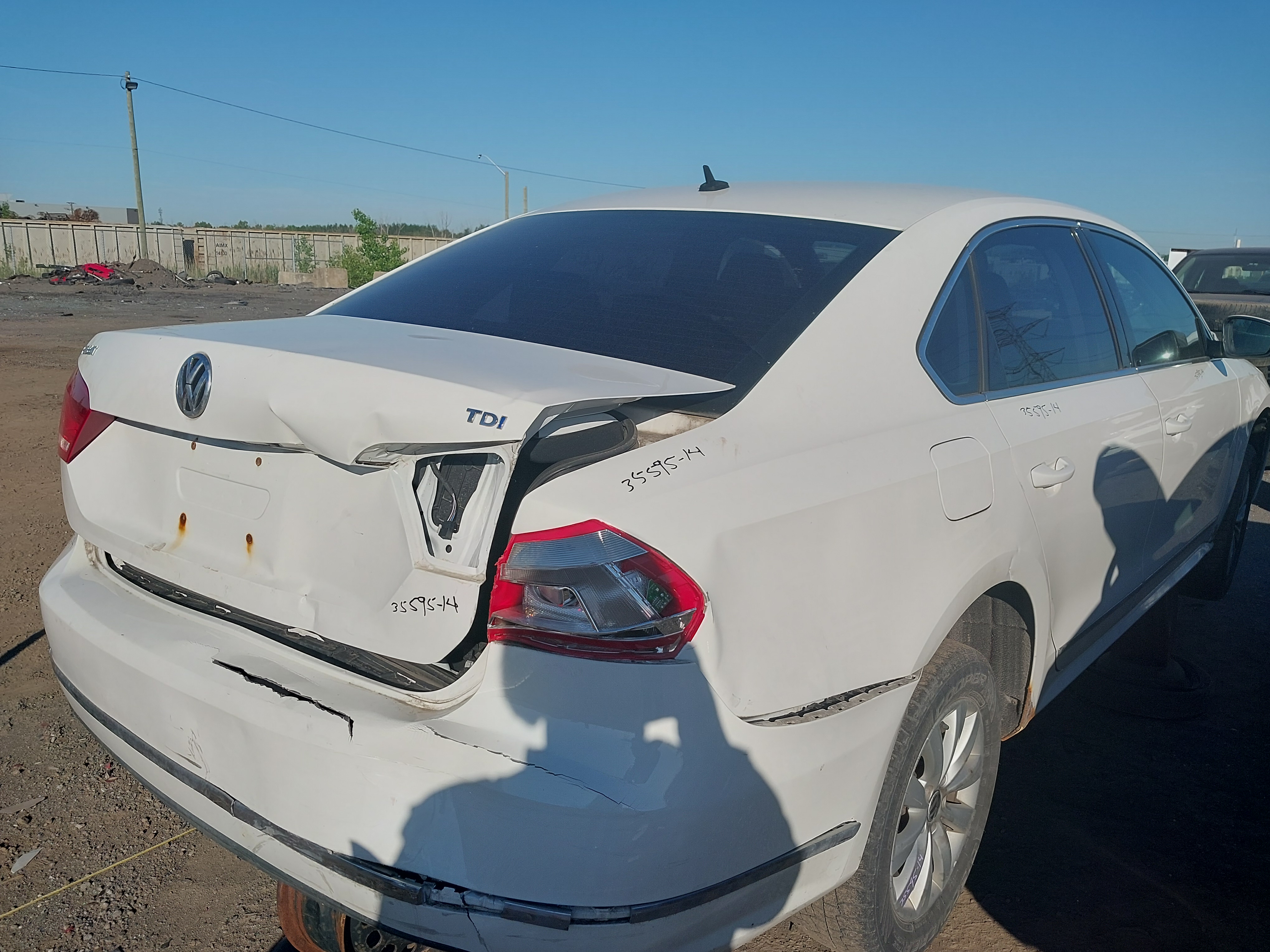 VOLKSWAGEN PASSAT 2014