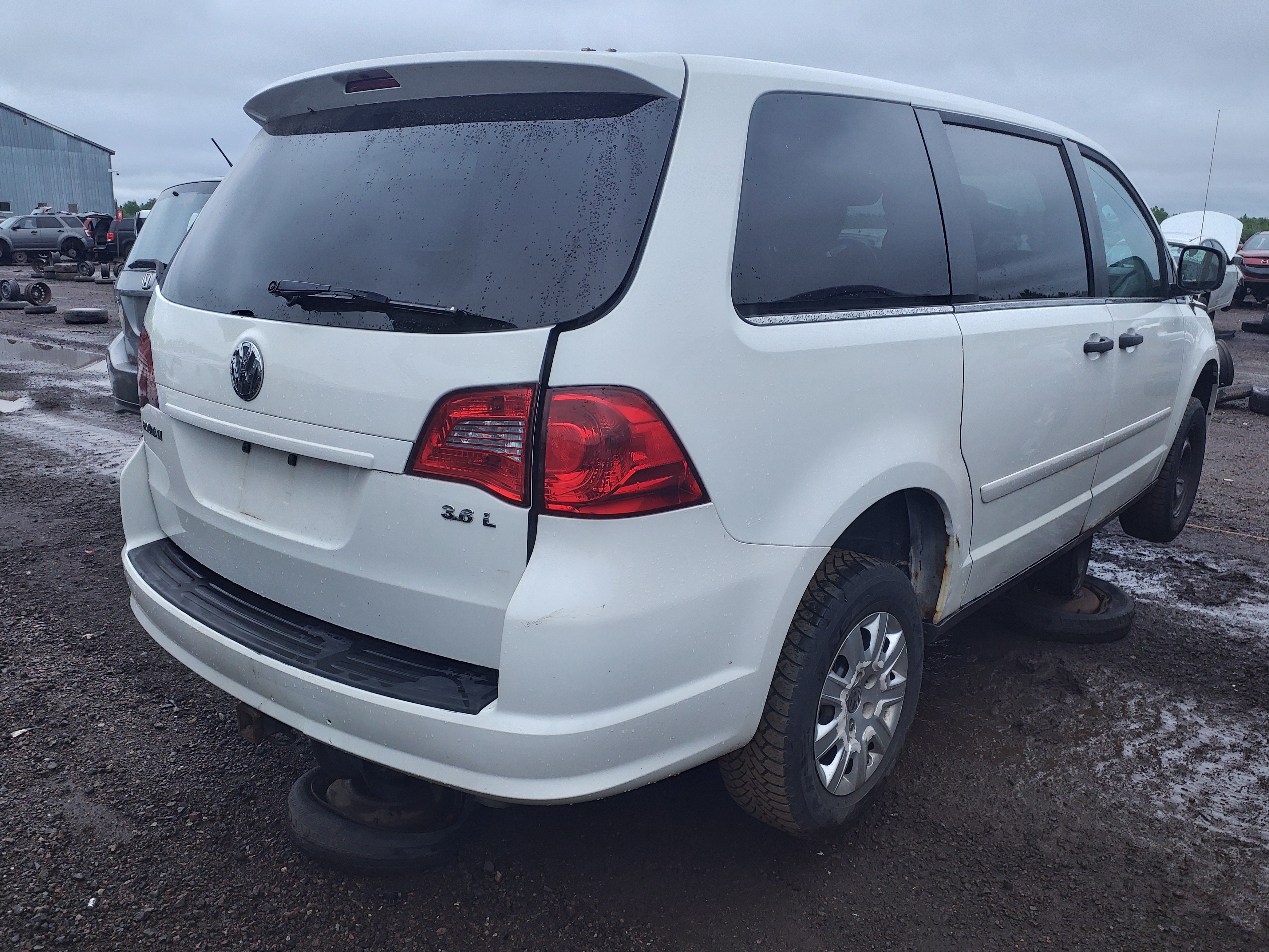 VOLKSWAGEN ROUTAN 2011