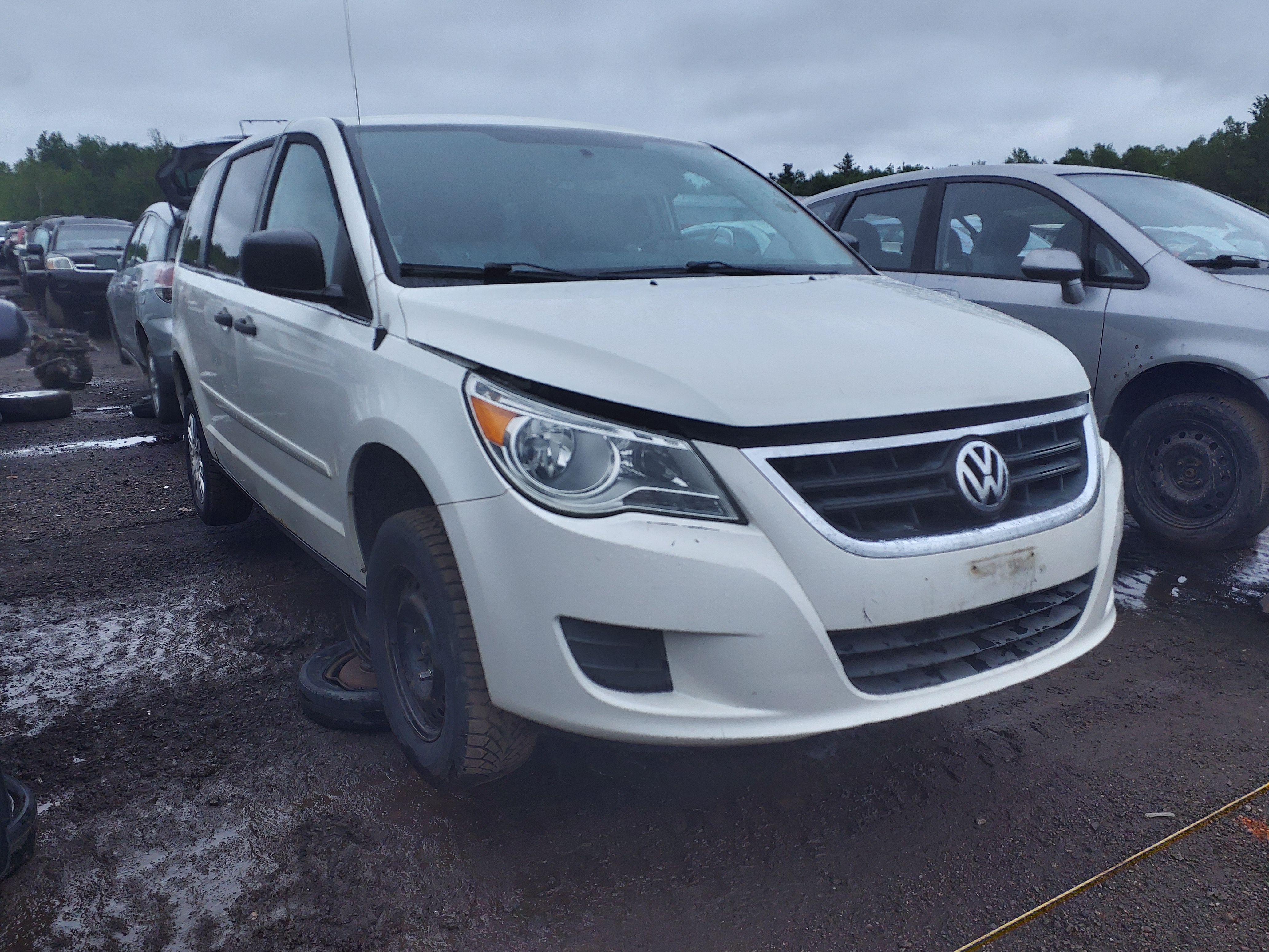 VOLKSWAGEN ROUTAN 2011