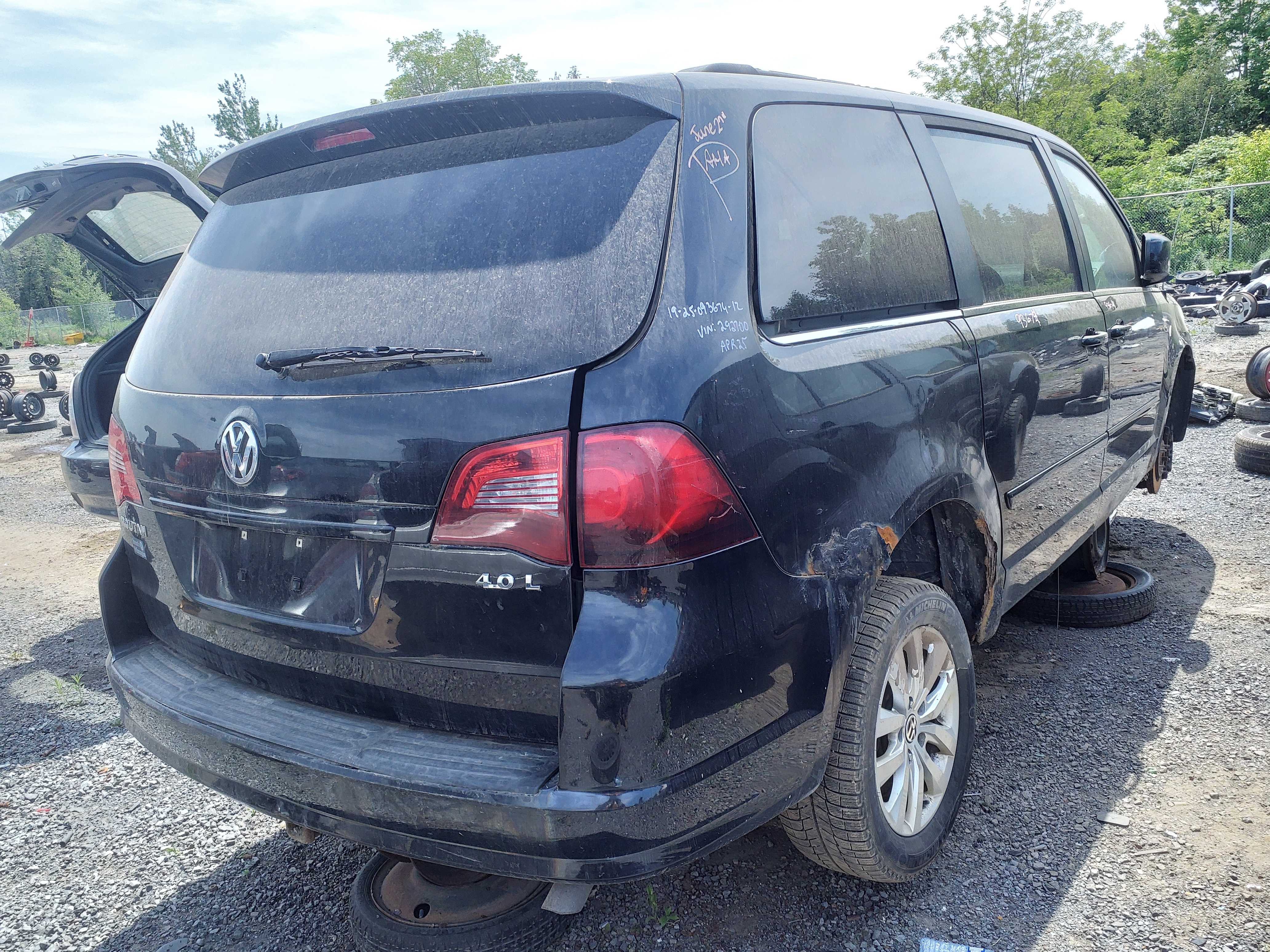 VOLKSWAGEN ROUTAN 2012