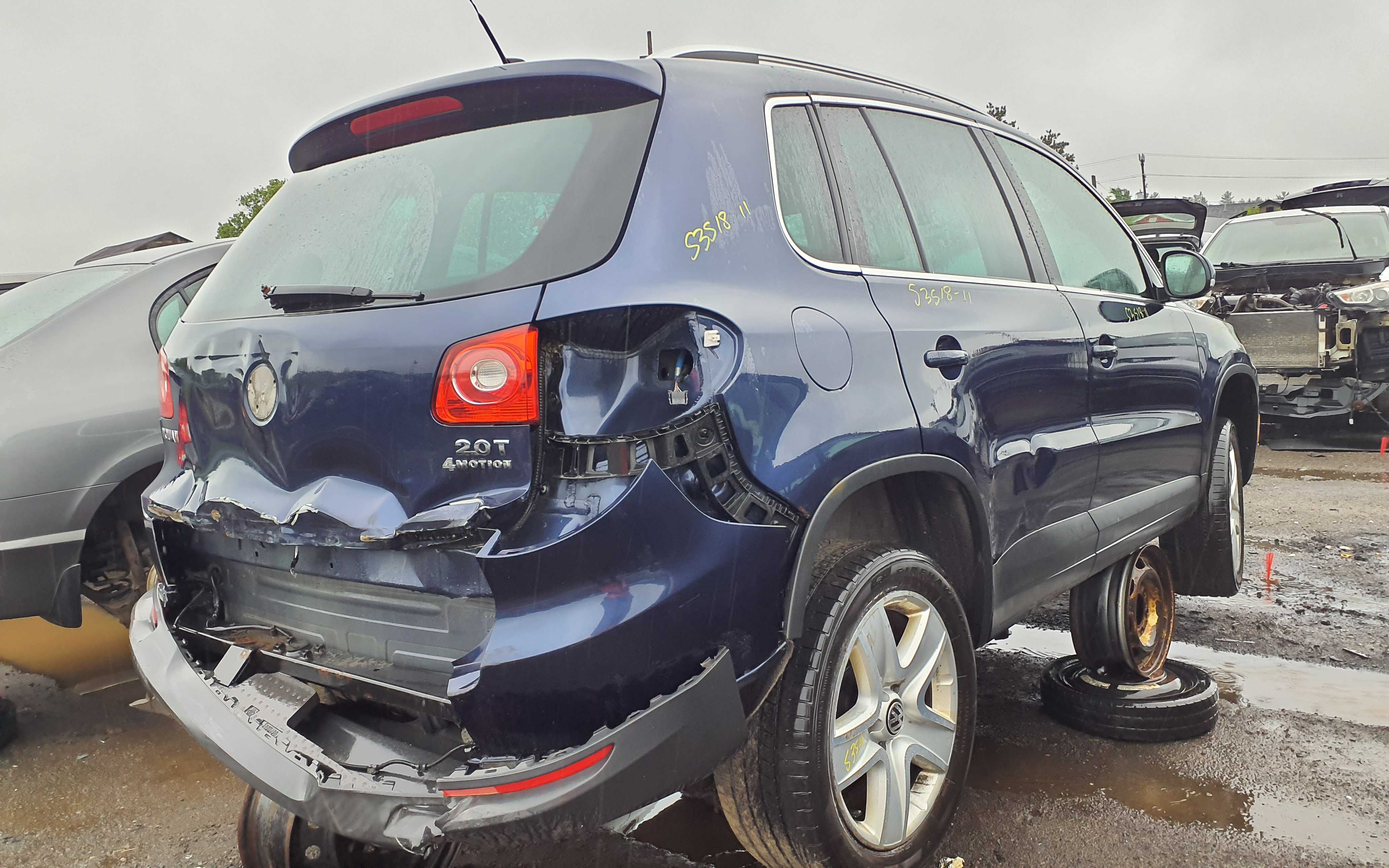 VOLKSWAGEN TIGUAN 2011