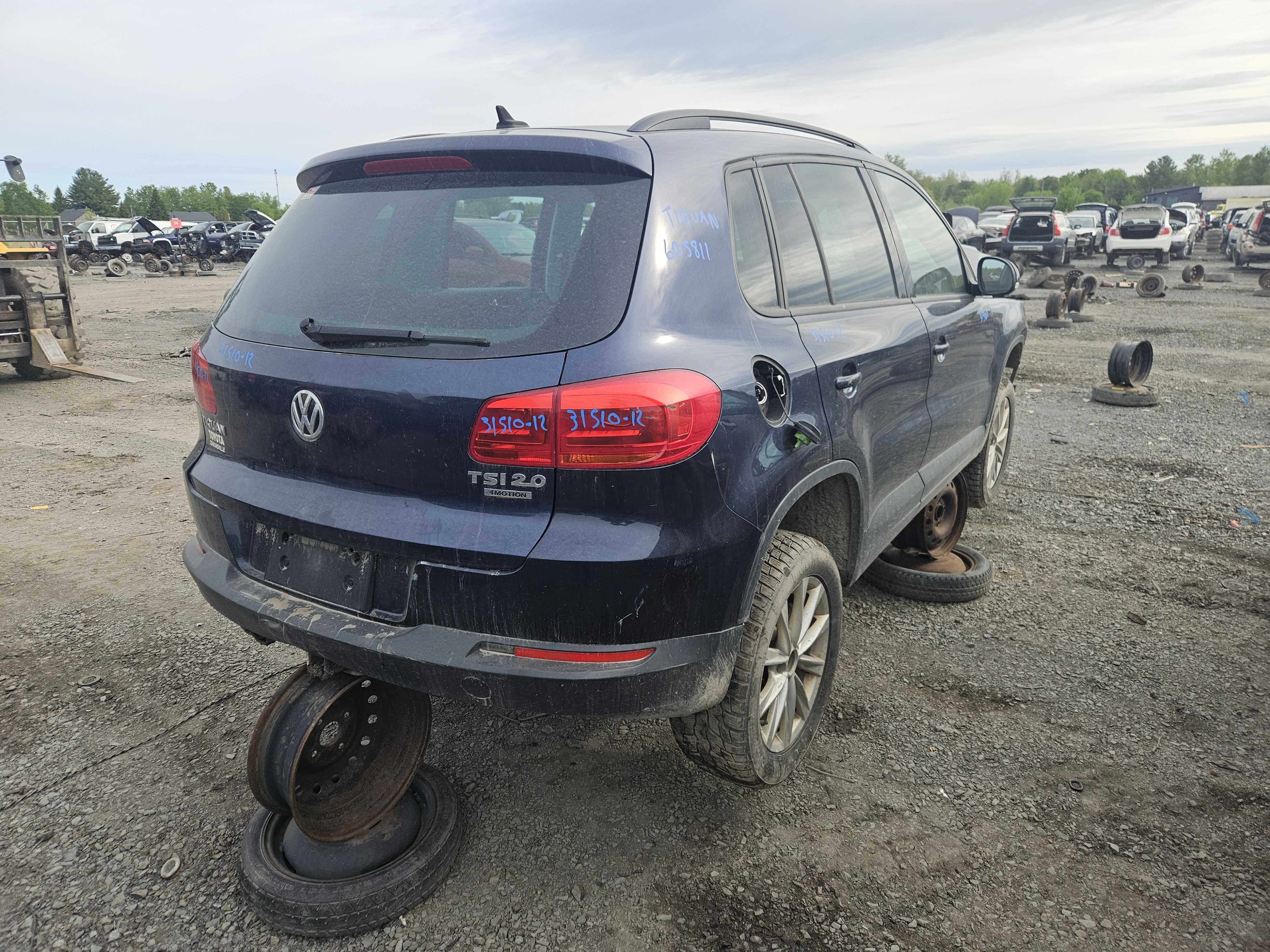 VOLKSWAGEN TIGUAN 2012
