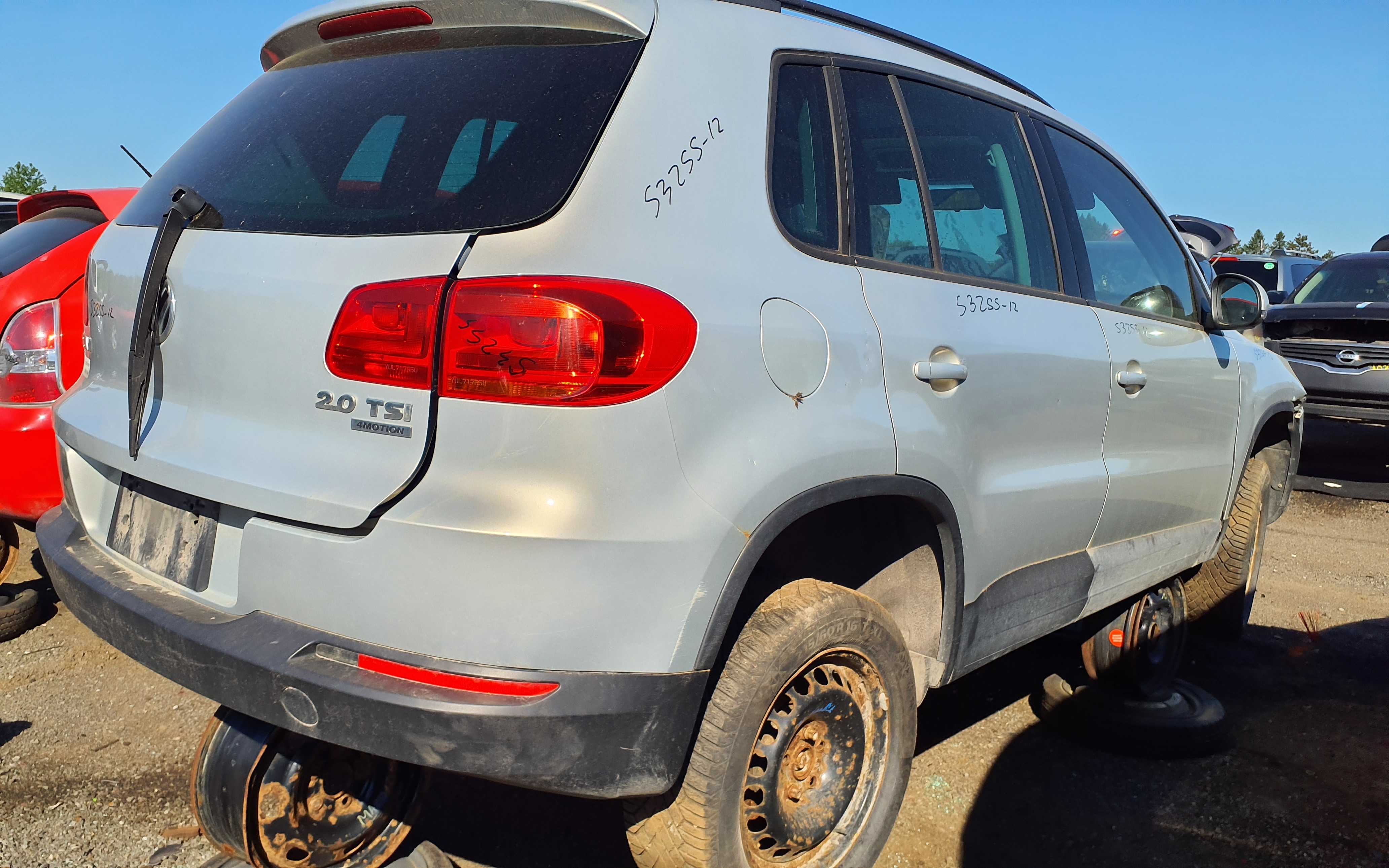 VOLKSWAGEN TIGUAN 2012