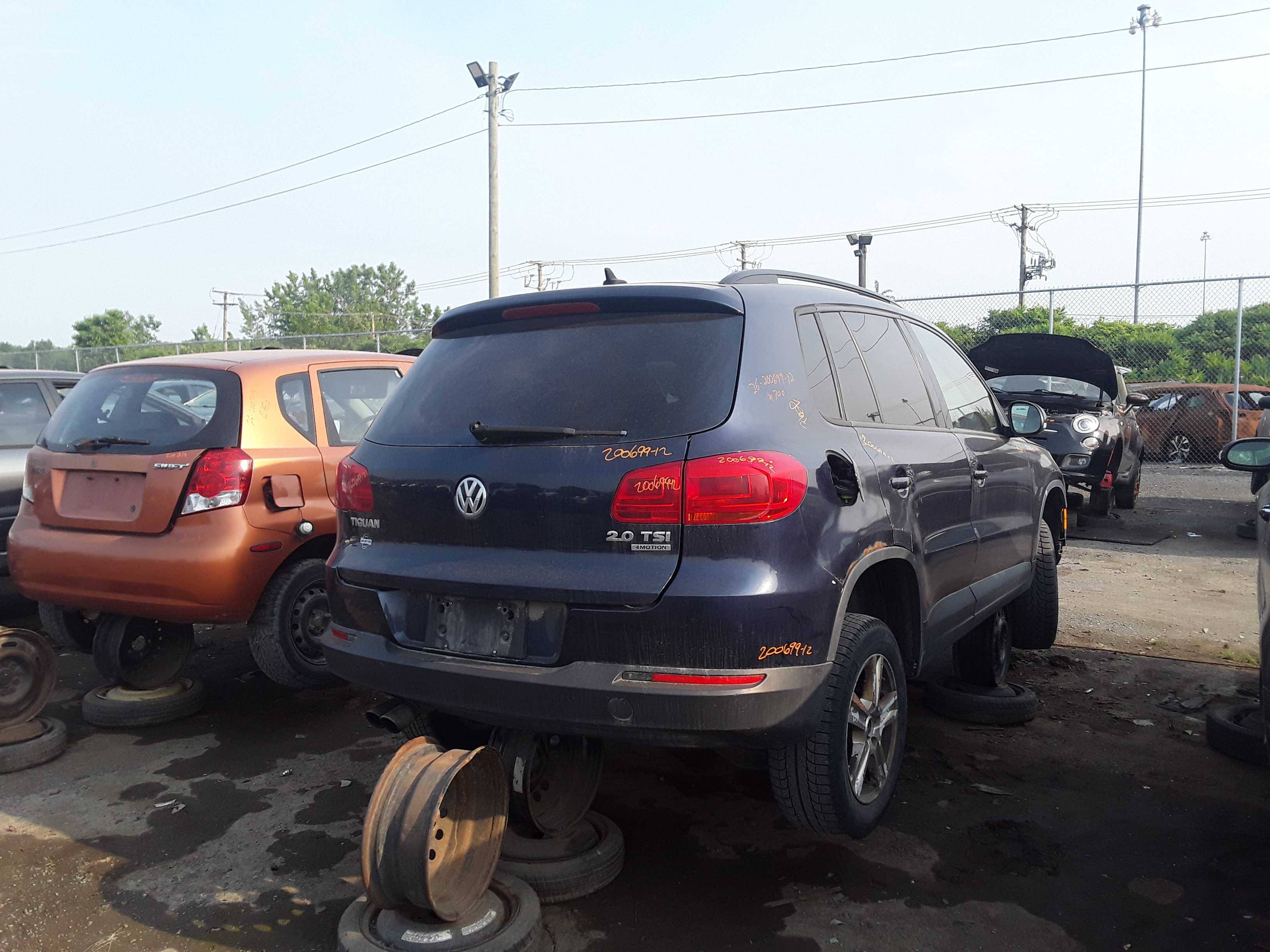 VOLKSWAGEN TIGUAN 2012