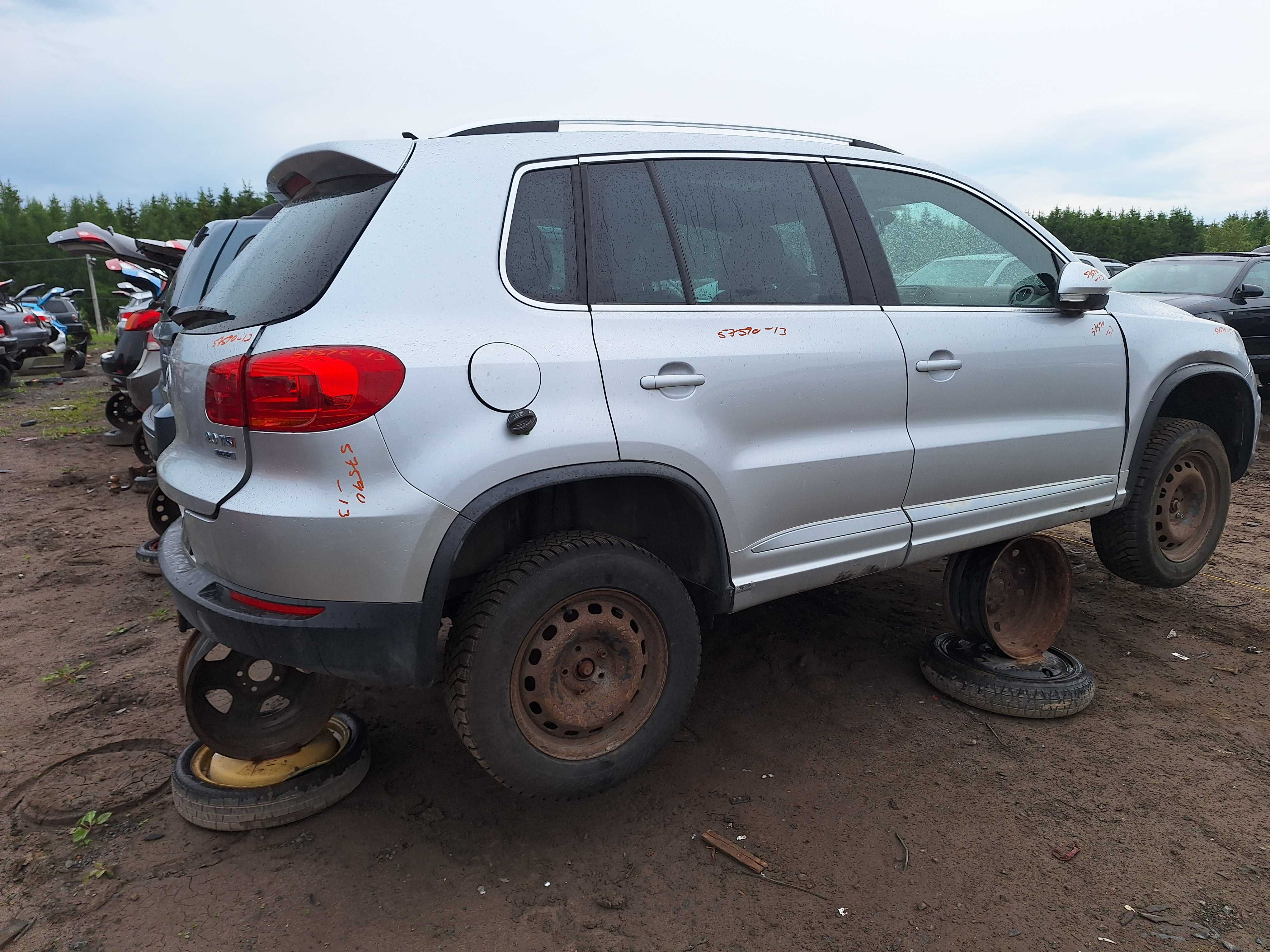 VOLKSWAGEN TIGUAN 2013