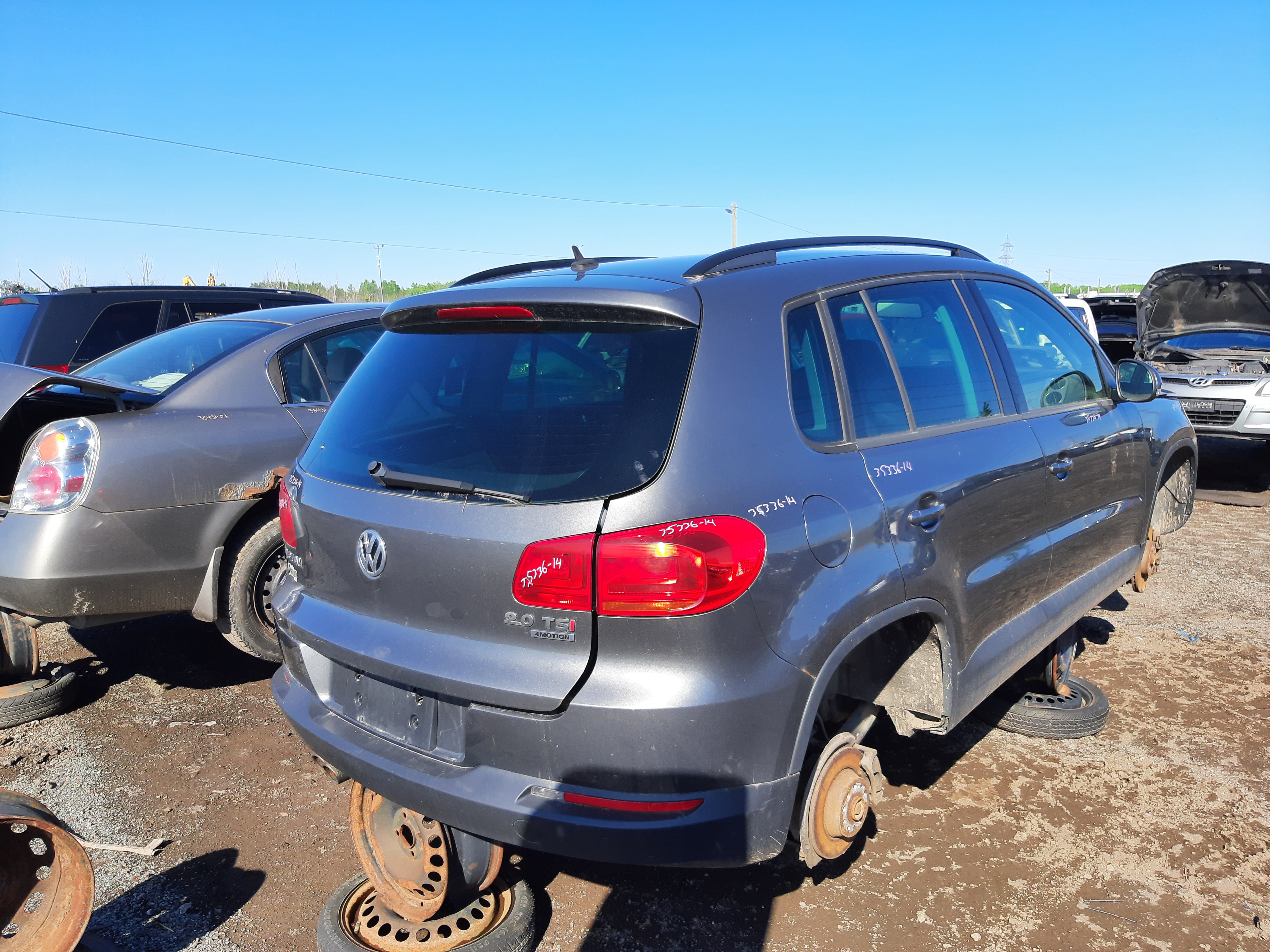 VOLKSWAGEN TIGUAN 2014