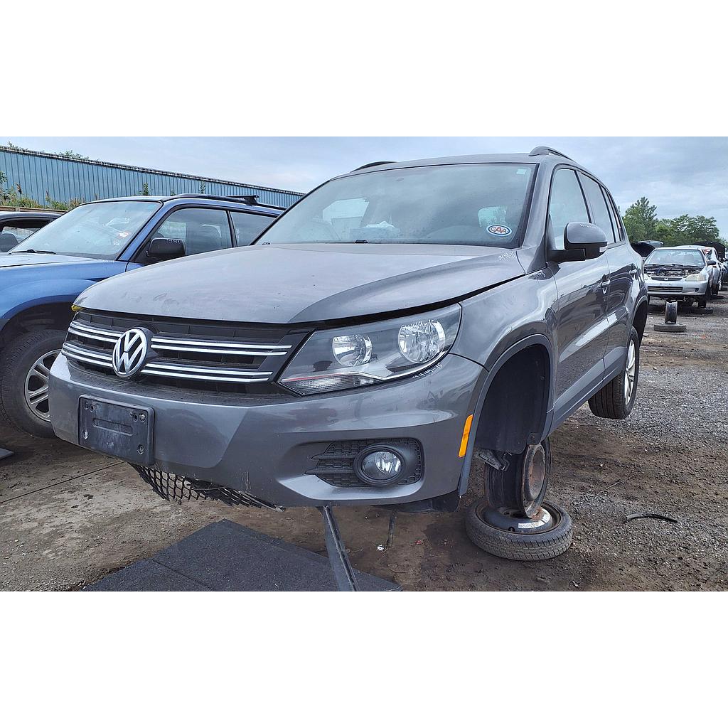 VOLKSWAGEN TIGUAN 2015
