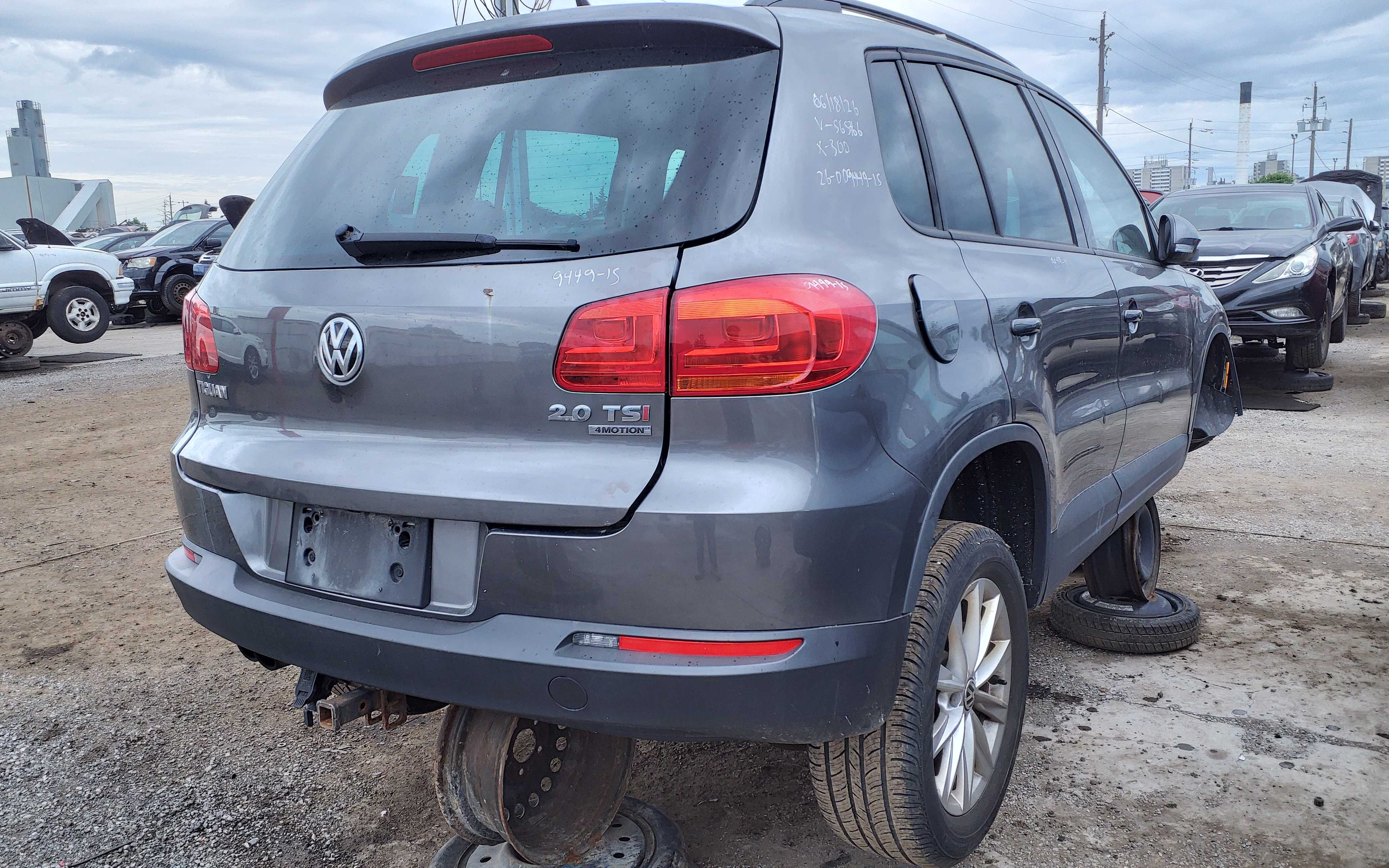 VOLKSWAGEN TIGUAN 2015