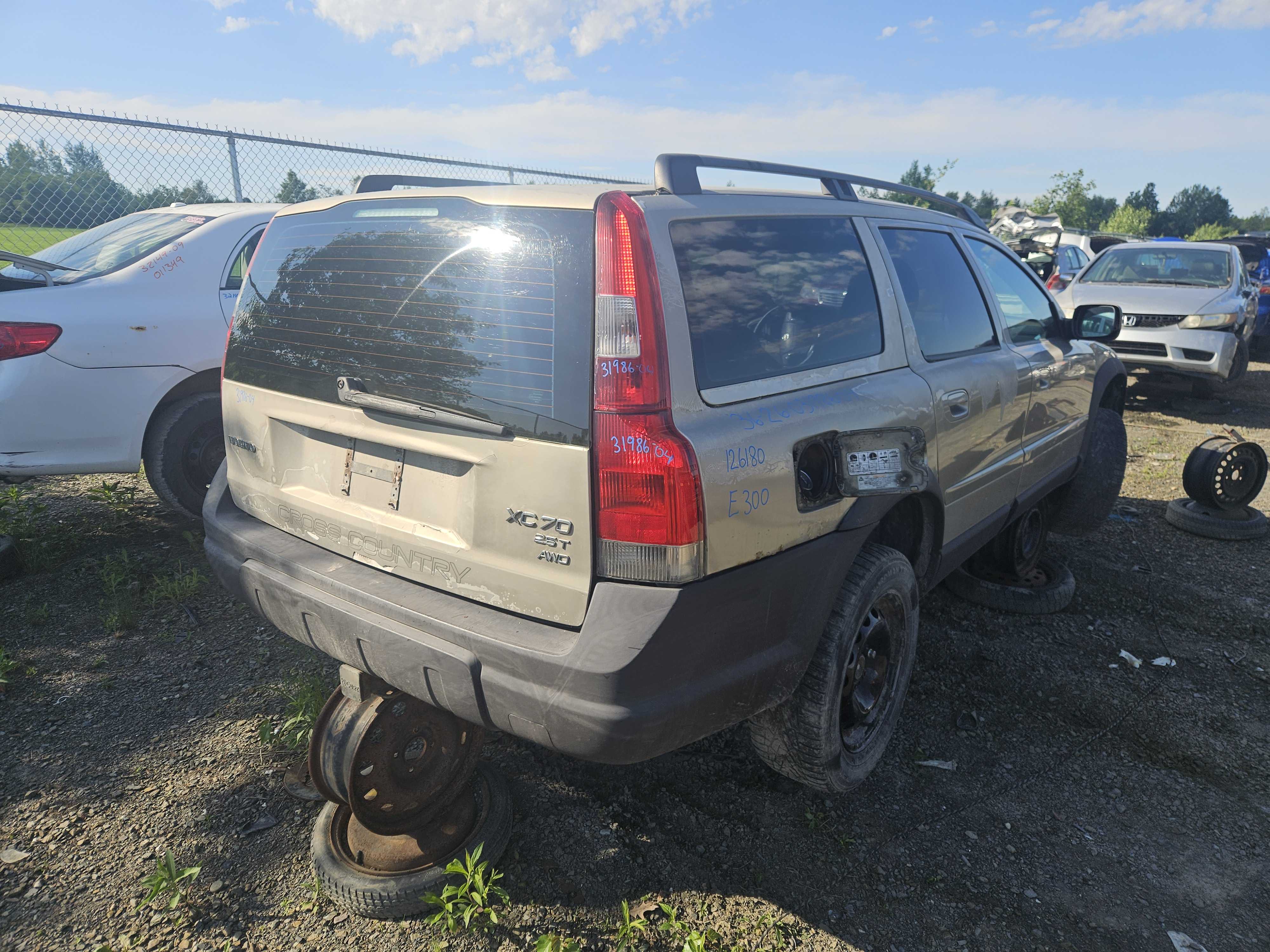 VOLVO V70 2004