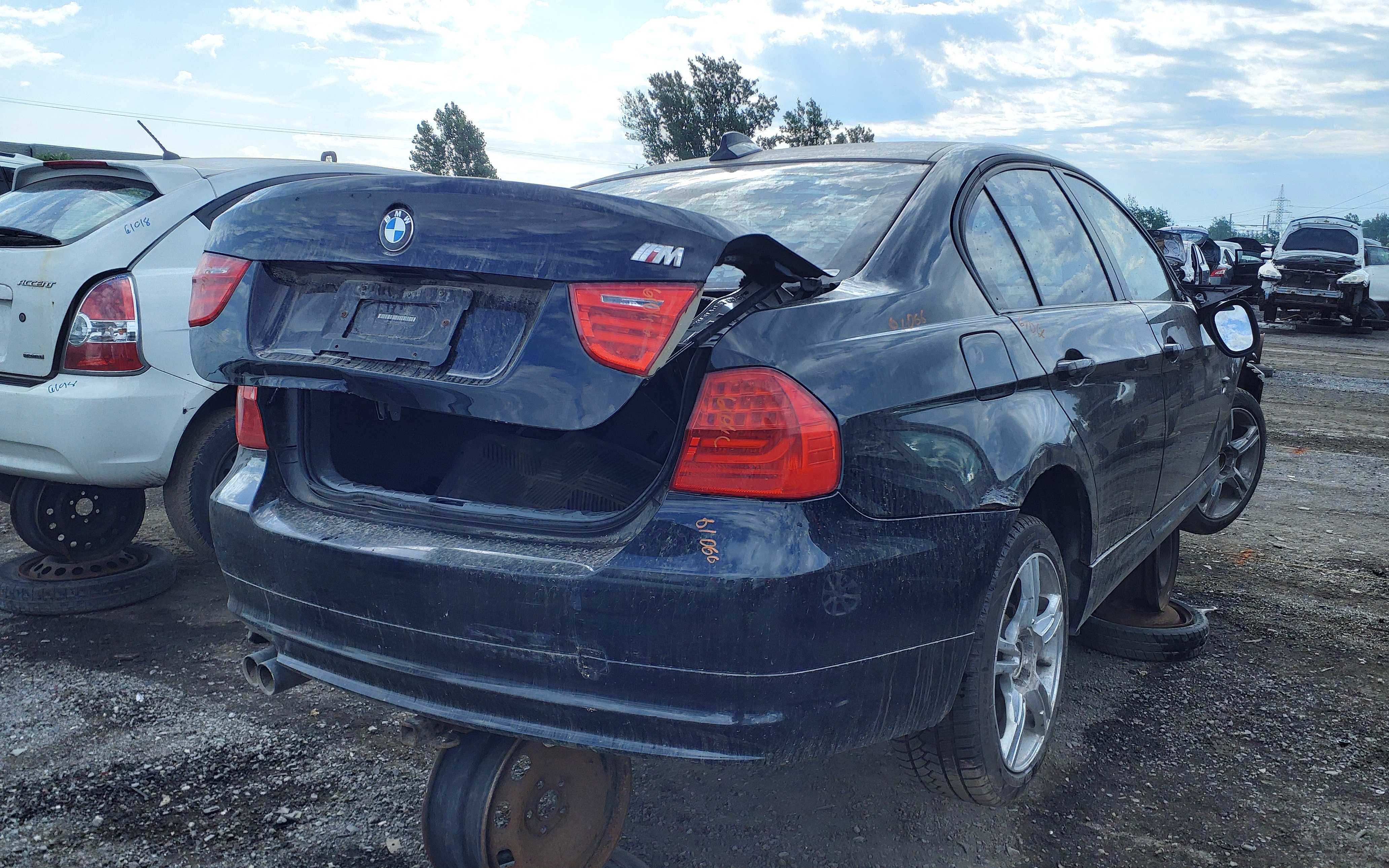 BMW 323 2011