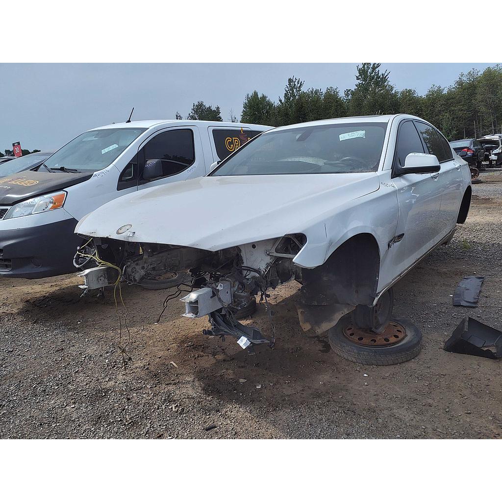 BMW 750 2012