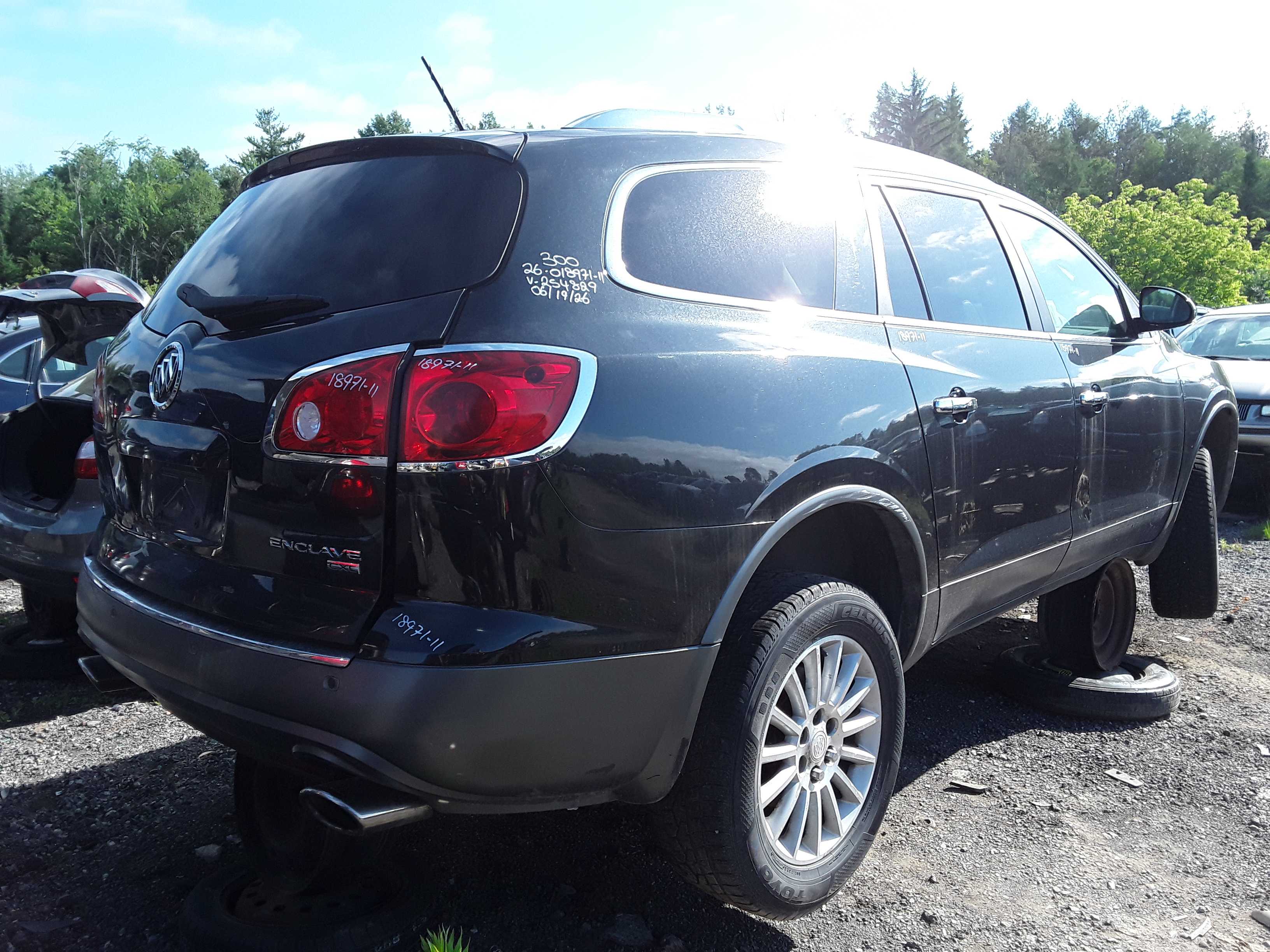 BUICK ENCLAVE 2011