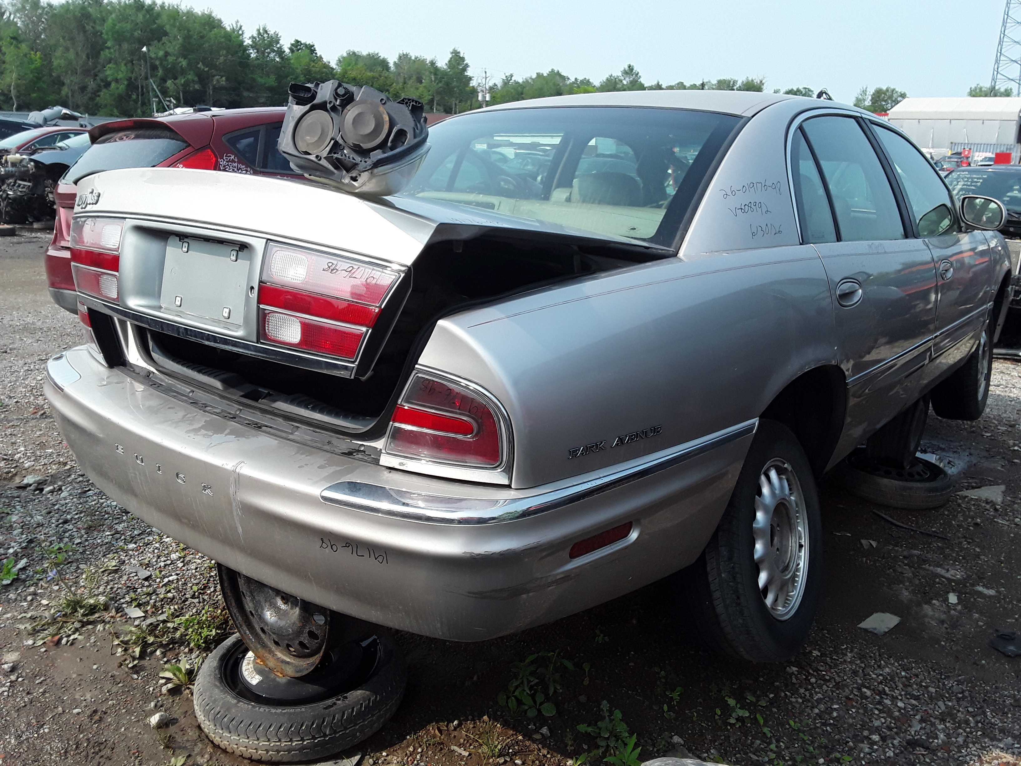 BUICK PARK AVENUE 1998