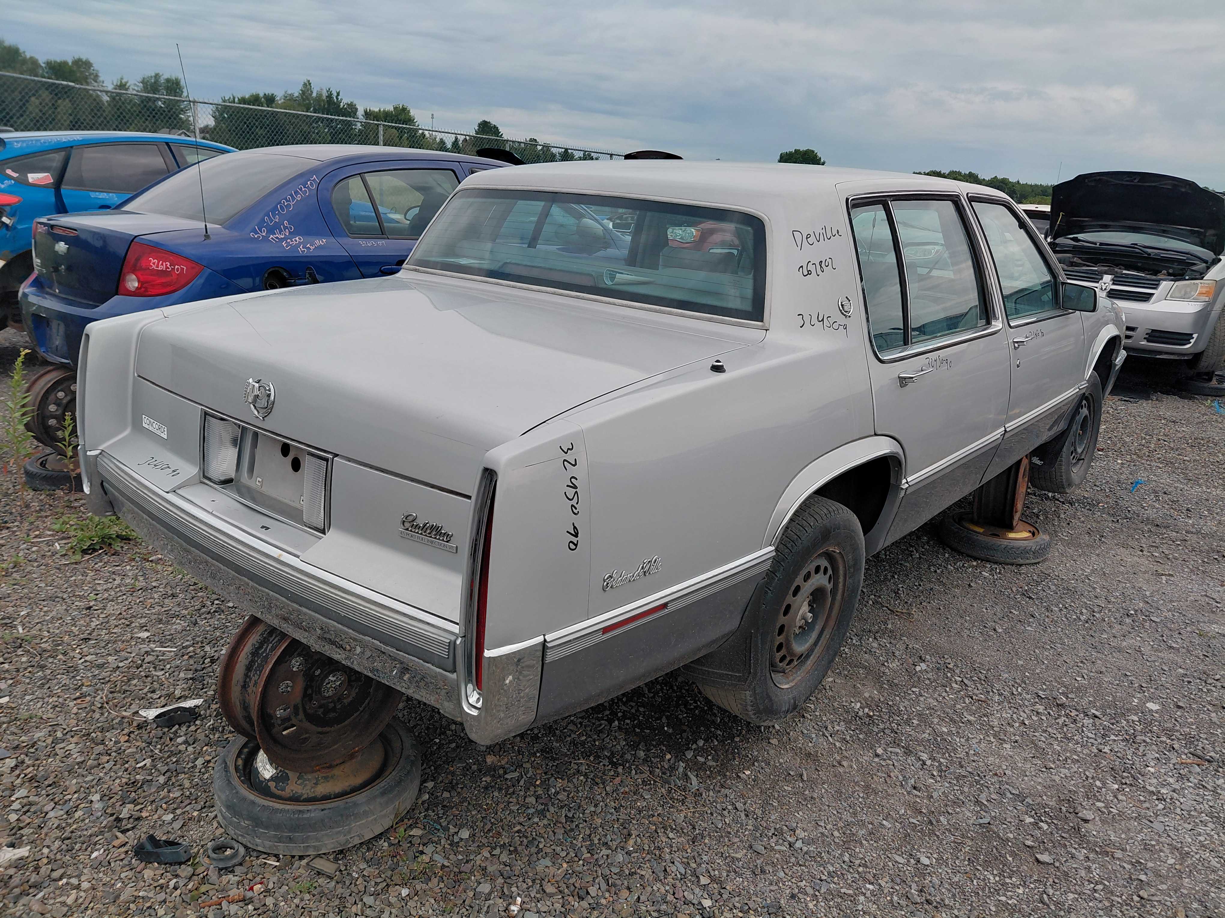 CADILLAC DEVILLE 1990