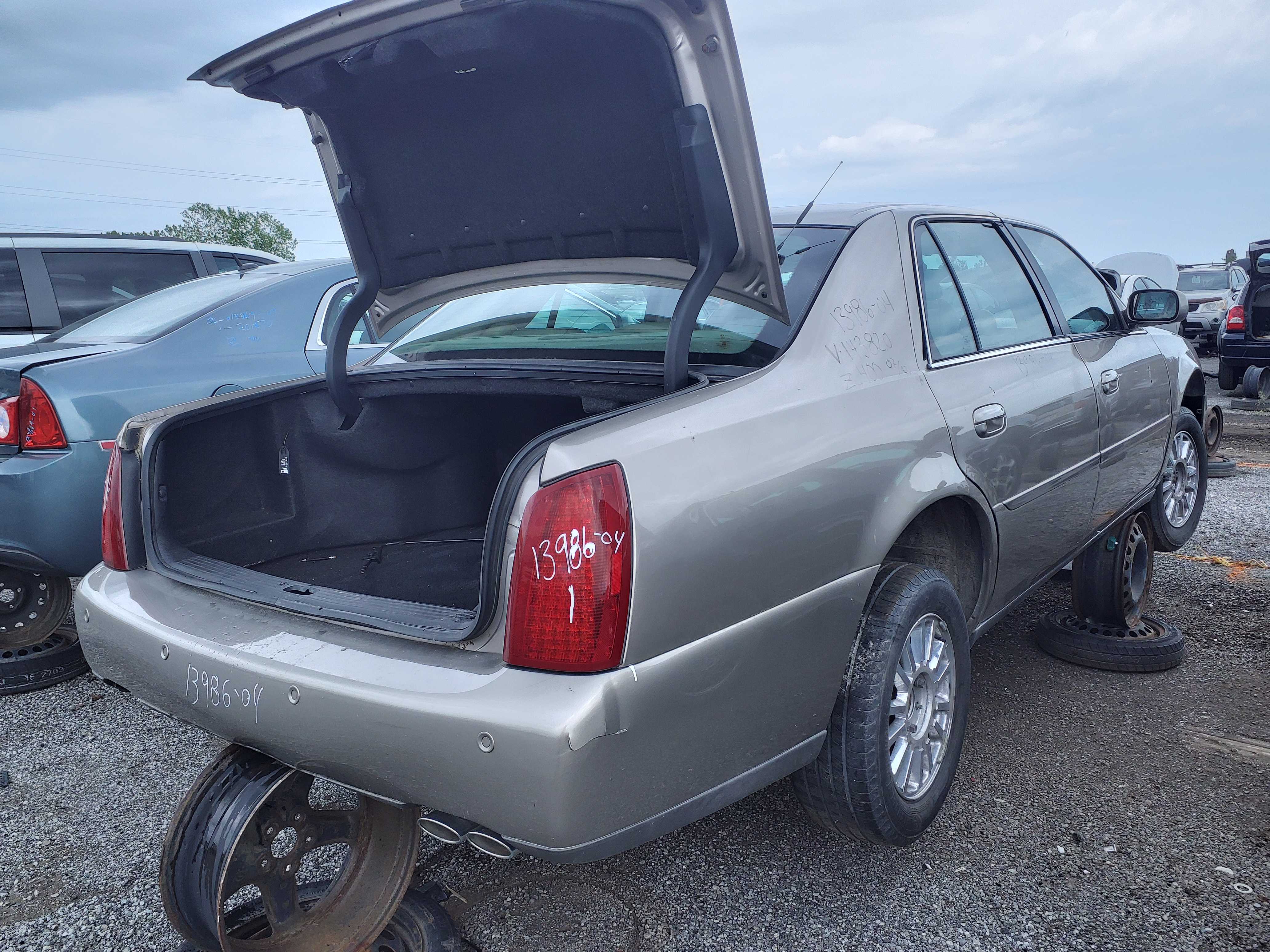 CADILLAC DEVILLE 2004