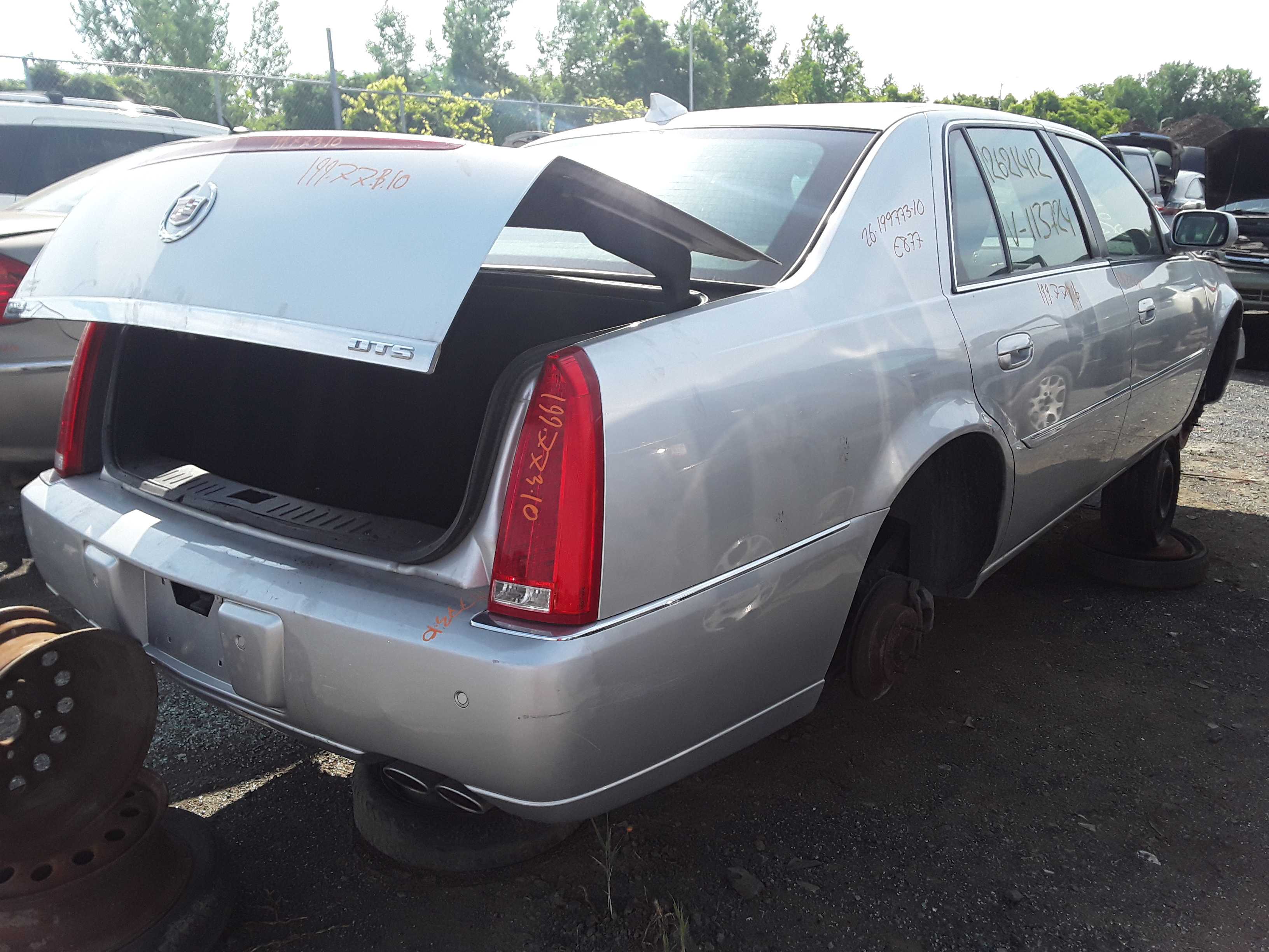 CADILLAC DTS 2010