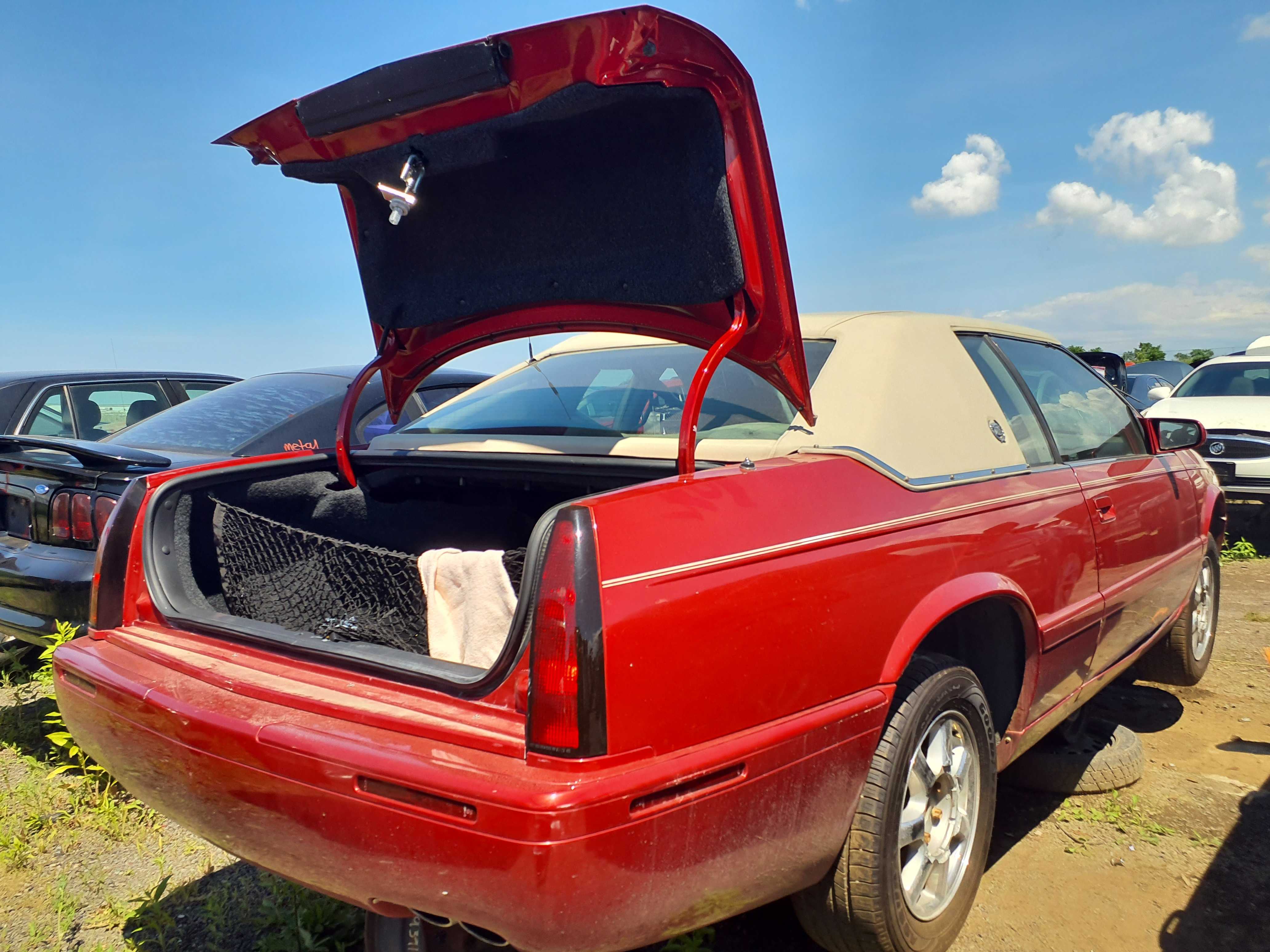 CADILLAC ELDORADO 2002