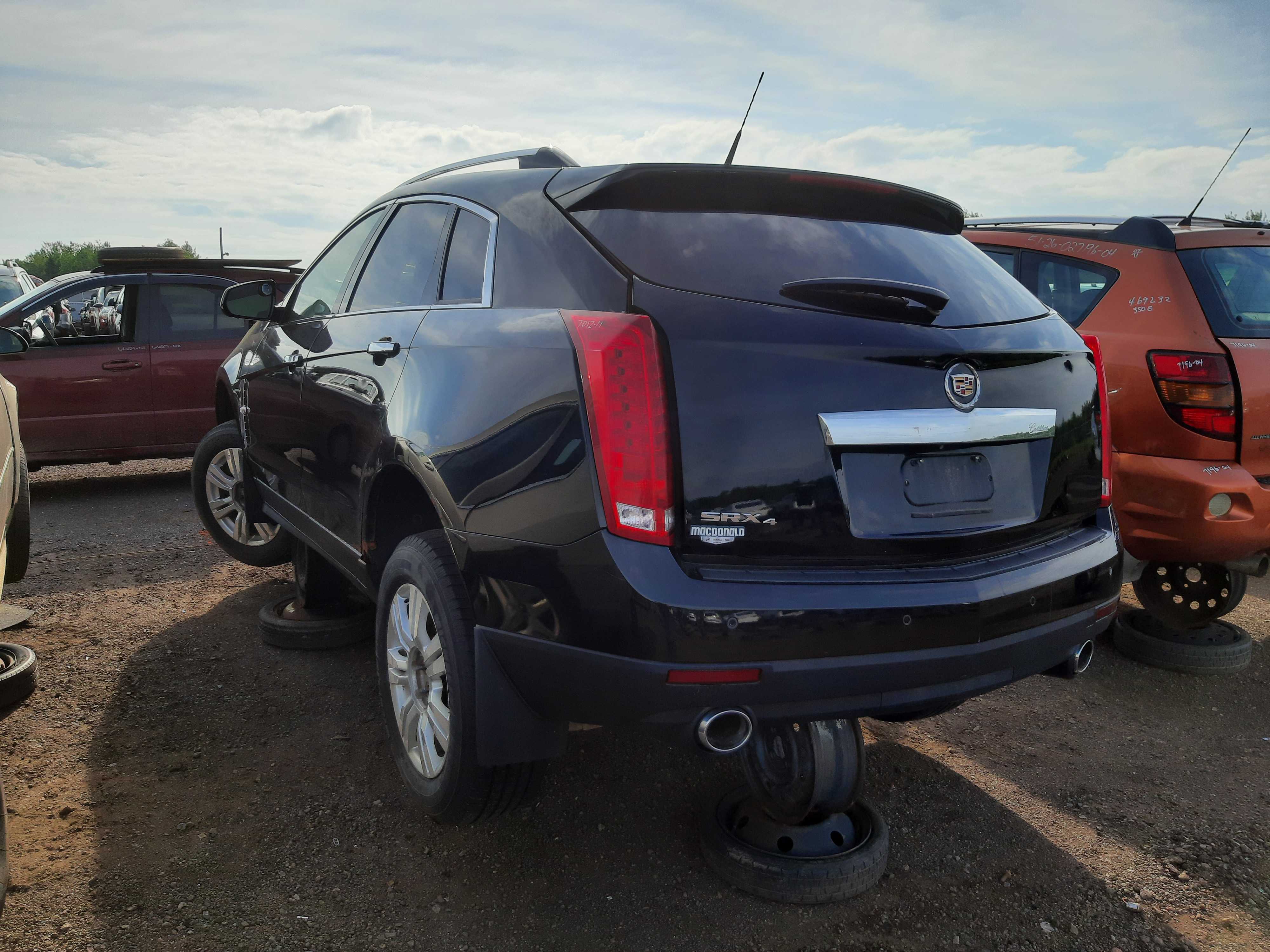 CADILLAC SRX 2011