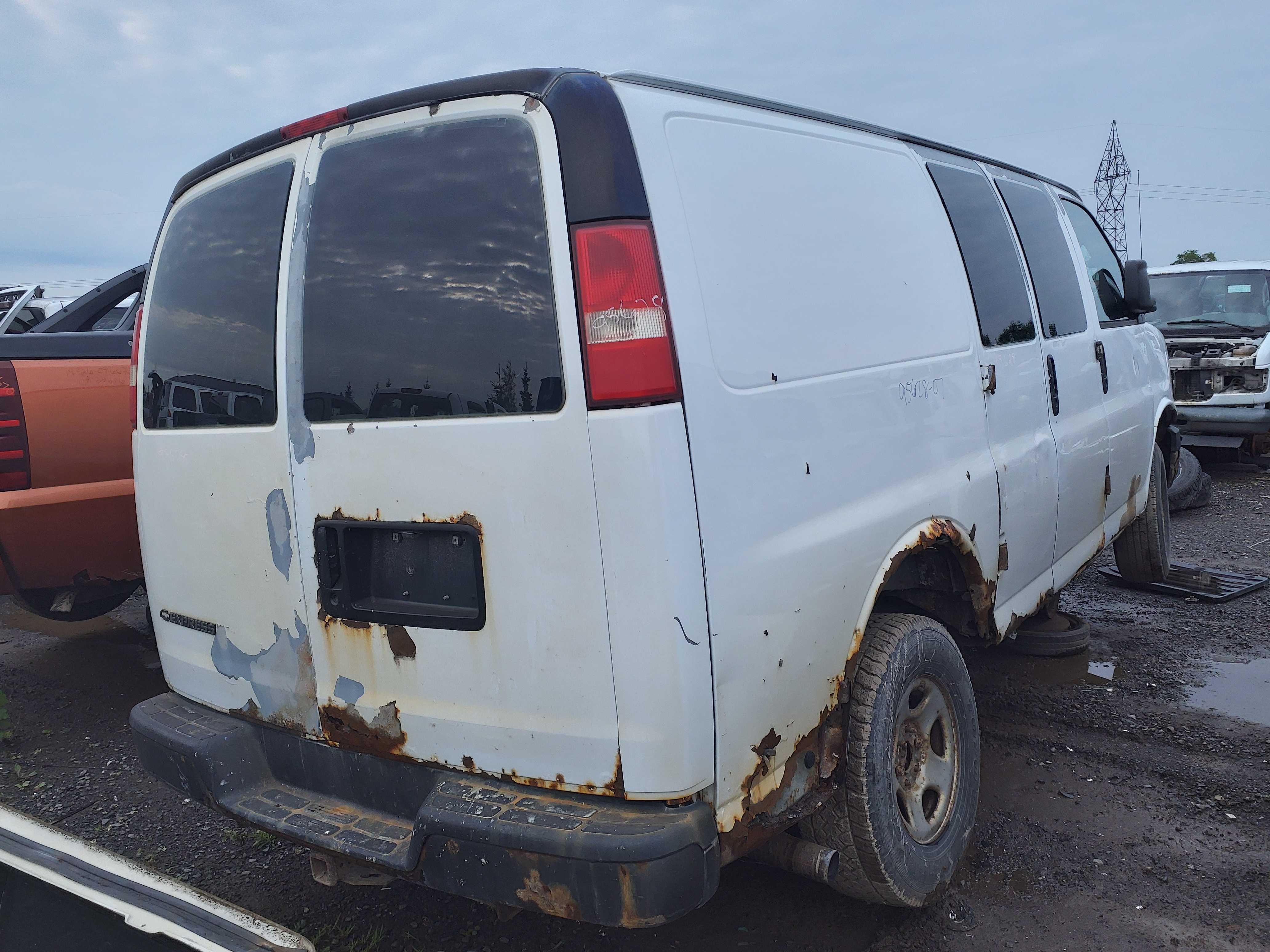 CHEVROLET EXPRESS VAN 2007