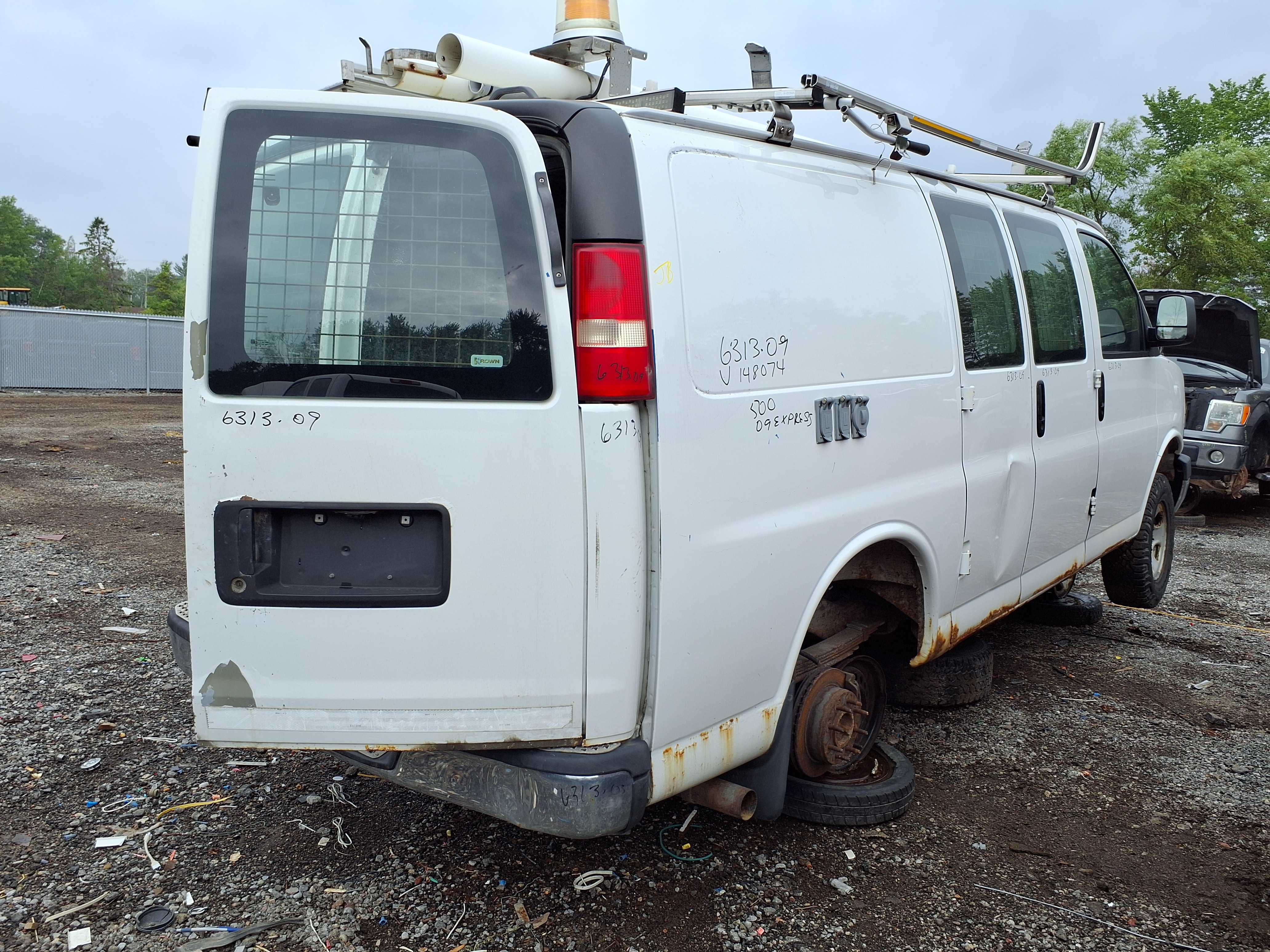 CHEVROLET EXPRESS VAN 2009