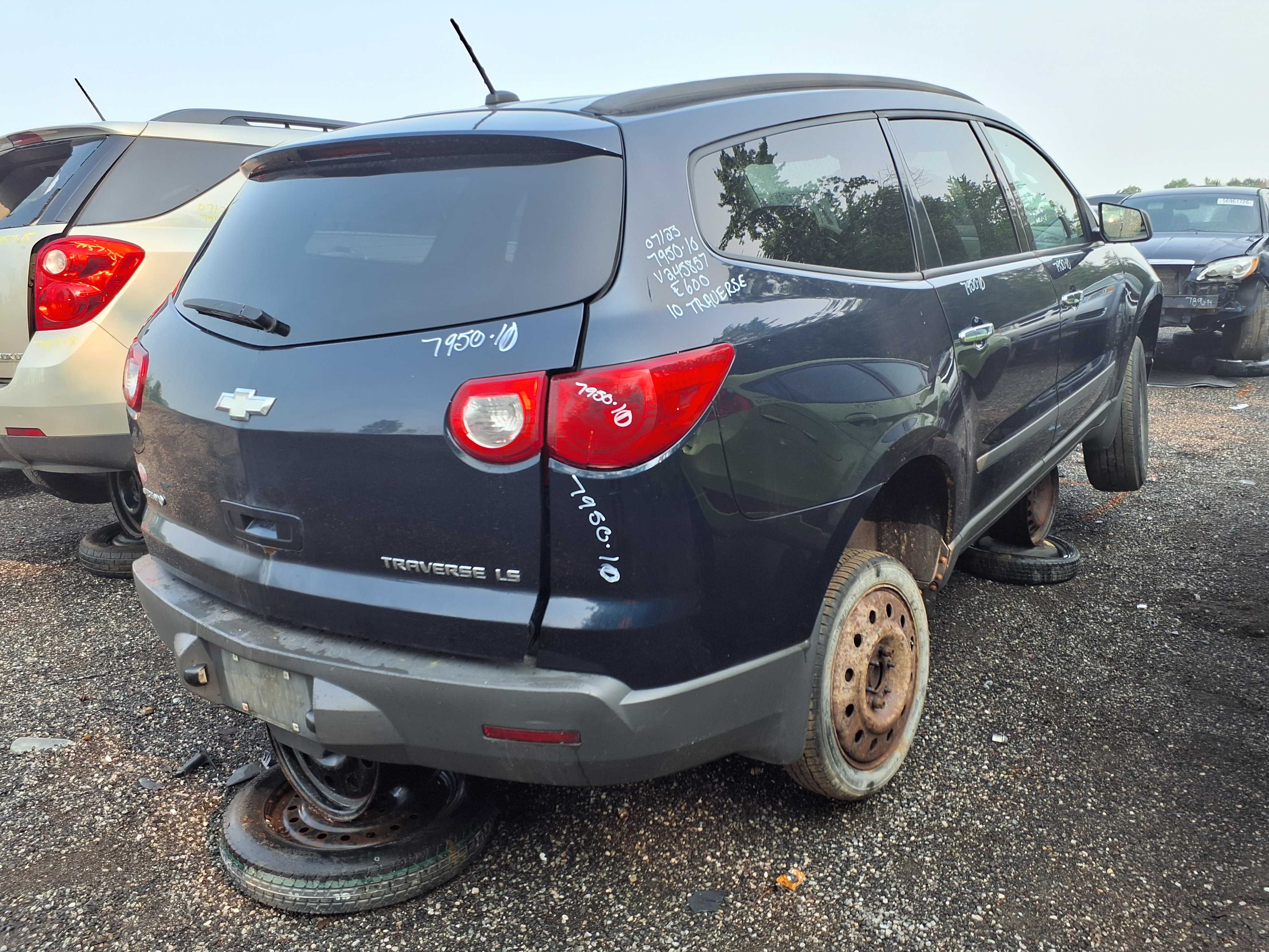 CHEVROLET TRAVERSE 2010